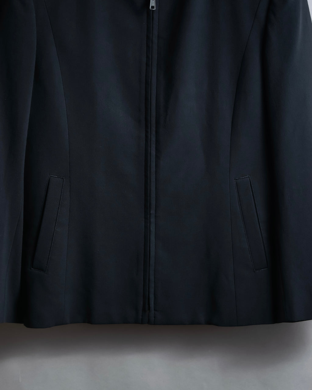 “ISSEY MIYAKE” Chin belt designed stand collar jacket