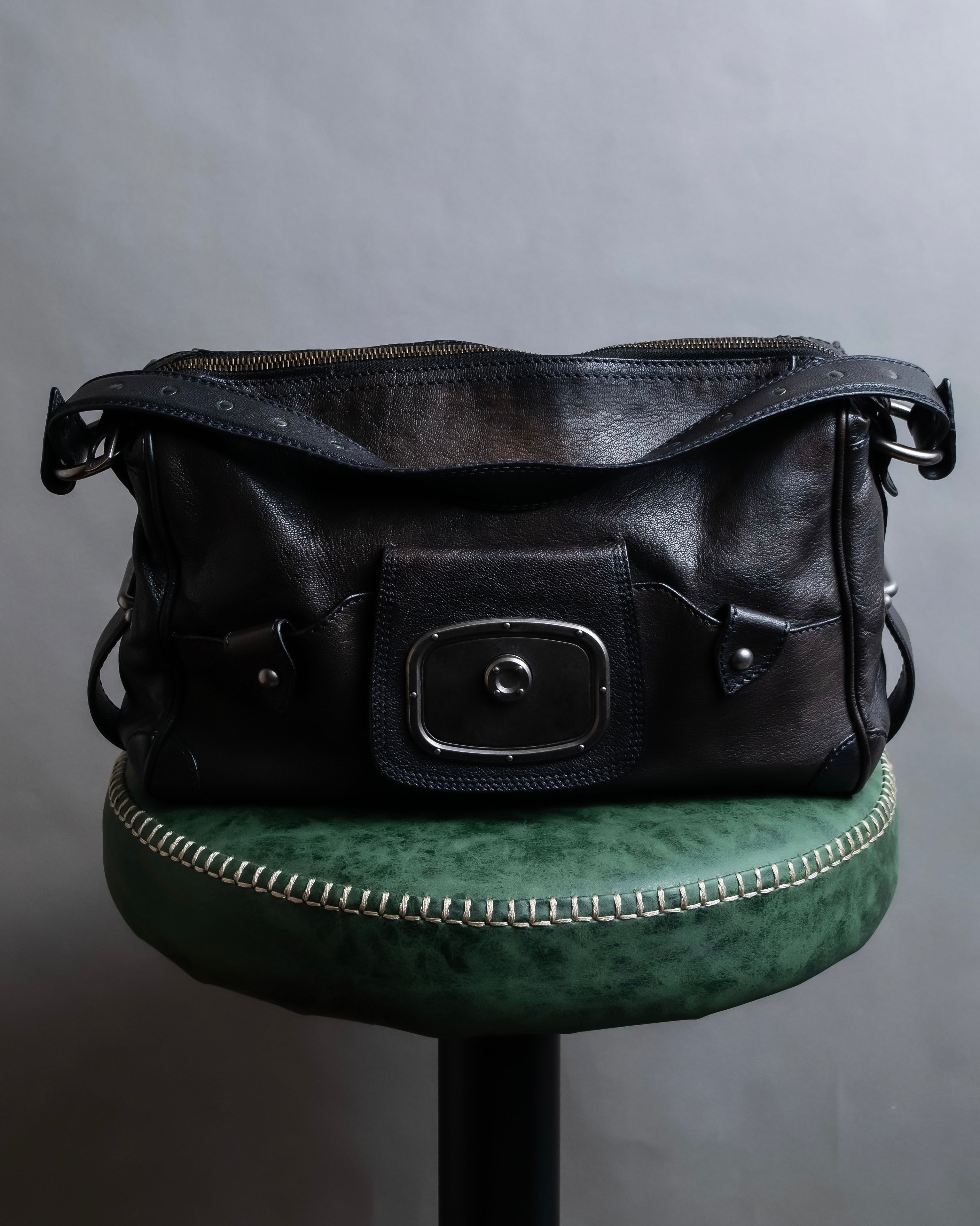 "CELINE" Metal parts design horizontal leather one-shoulder bag