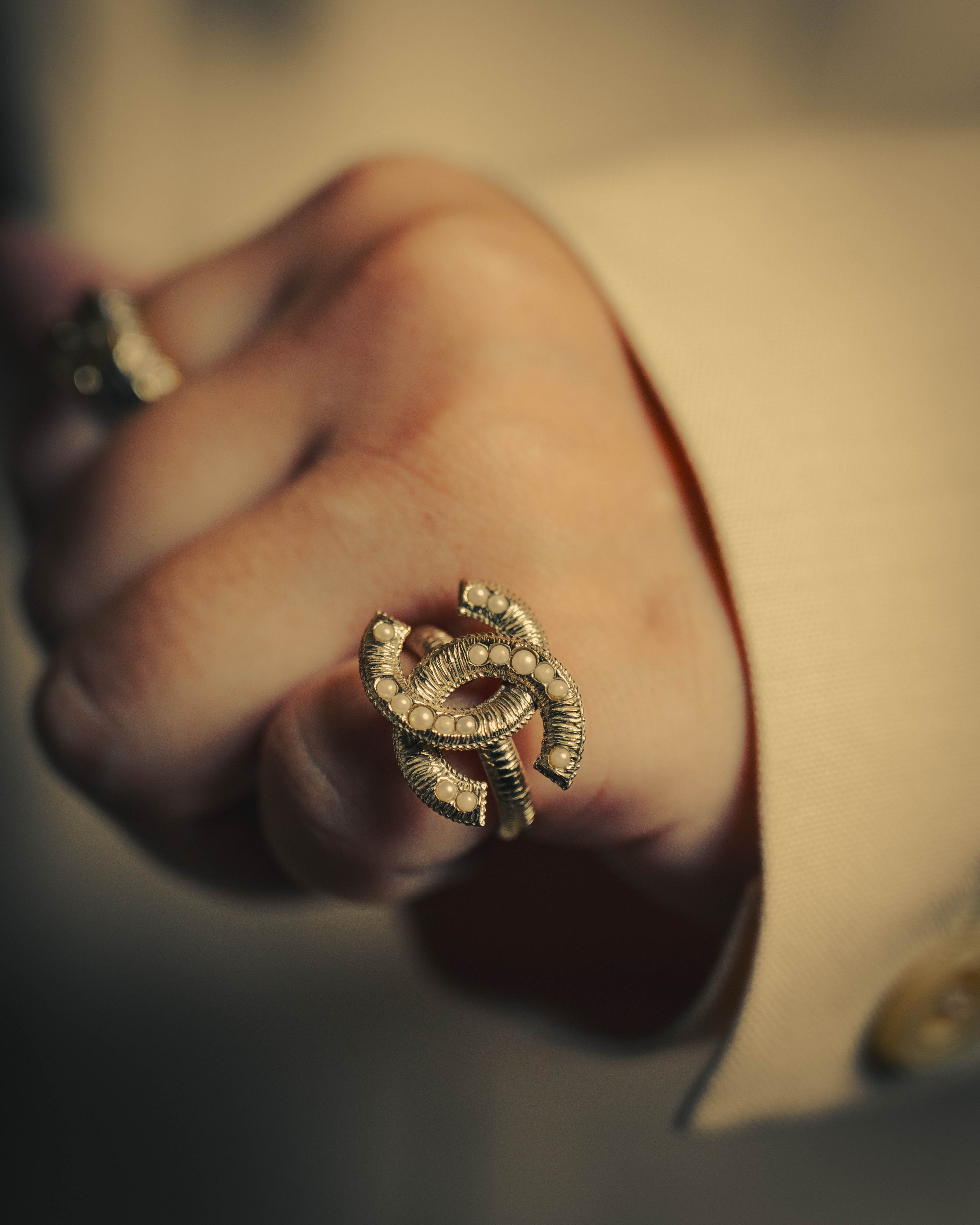 –SPECIAL– "CHANEL" Sculptural pearl double c costume ring