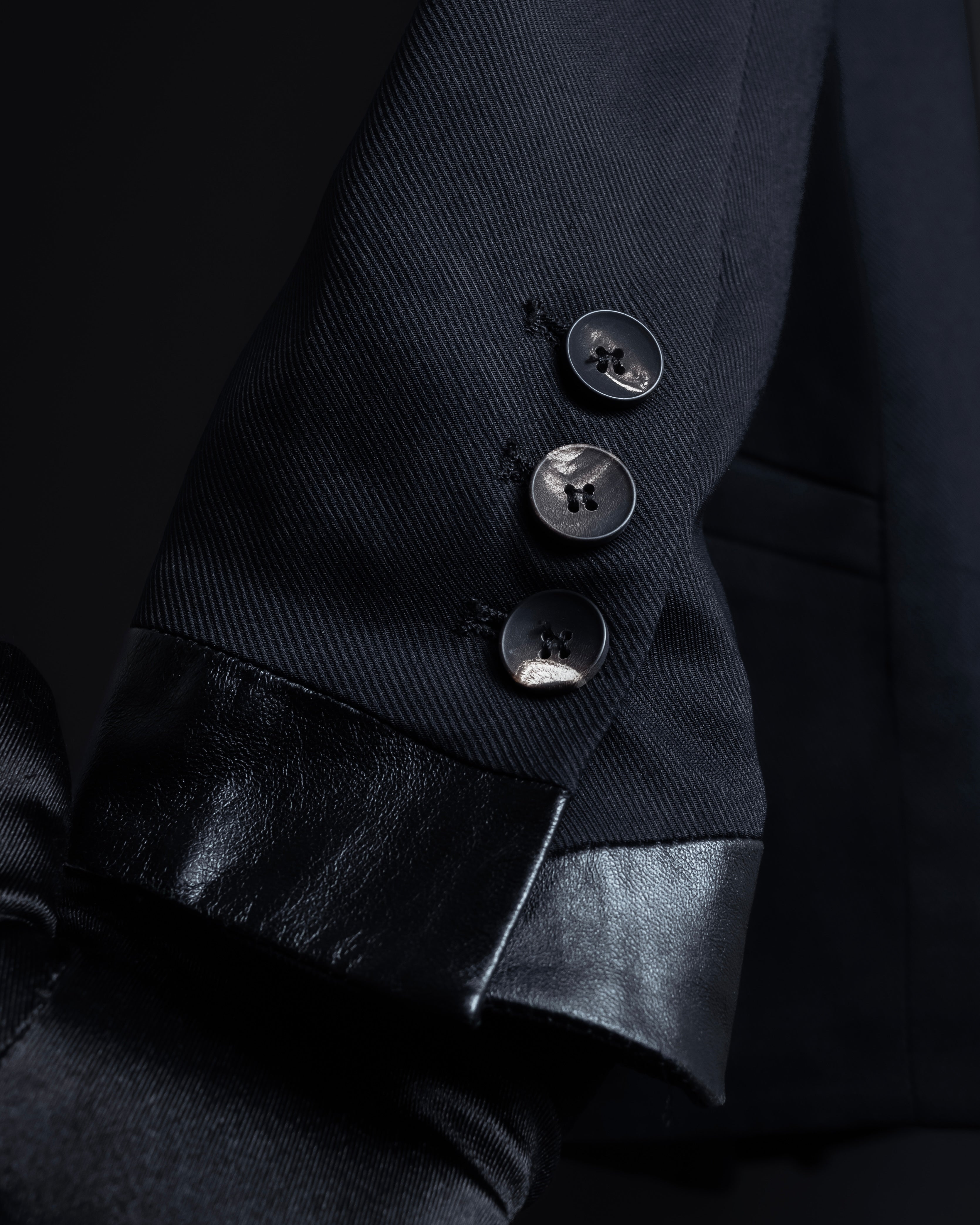 "HELMUT LANG" Leather lapel design, glossy jacket