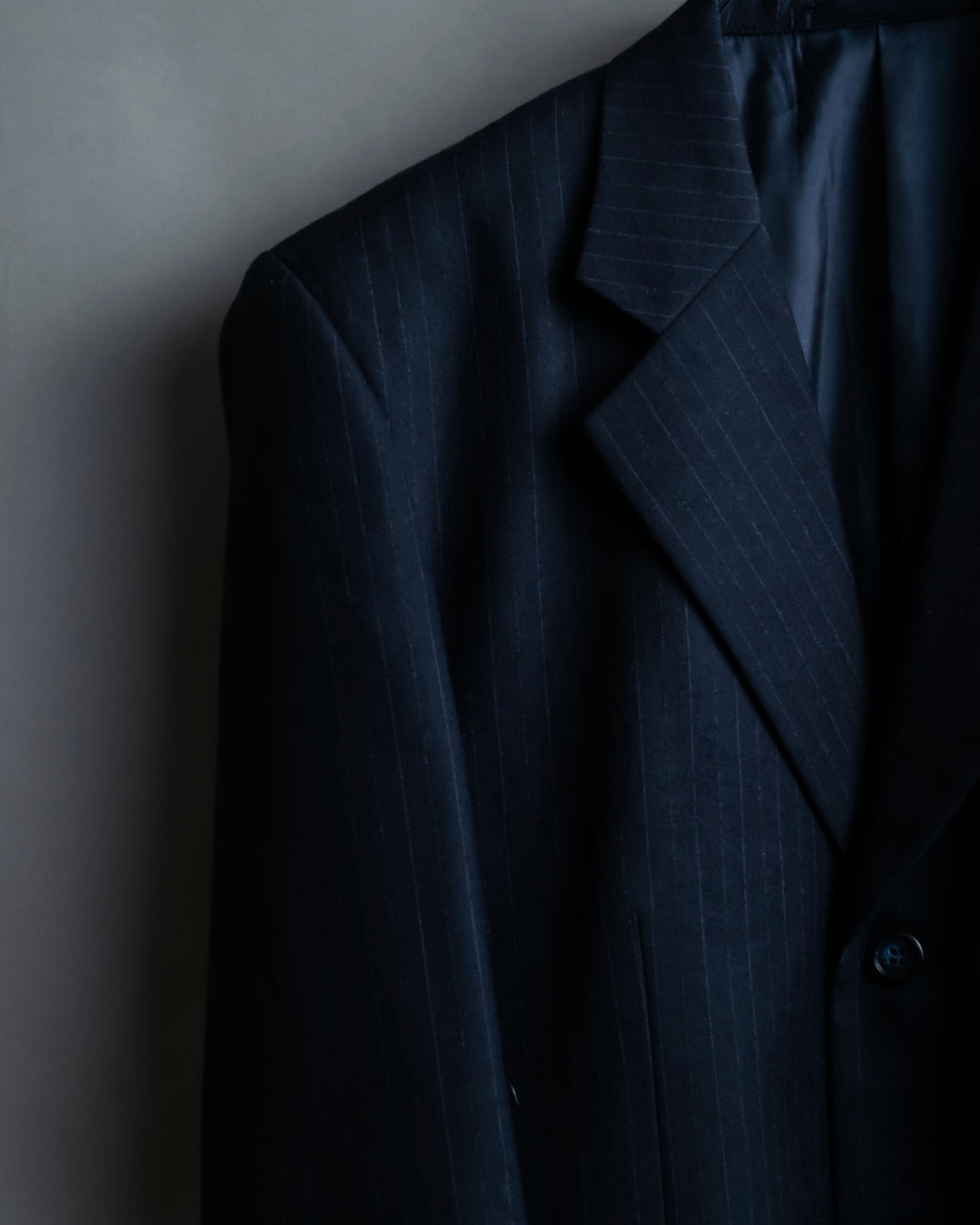 “BALENCIAGA” pinstripe beautiful shape tailored jacket