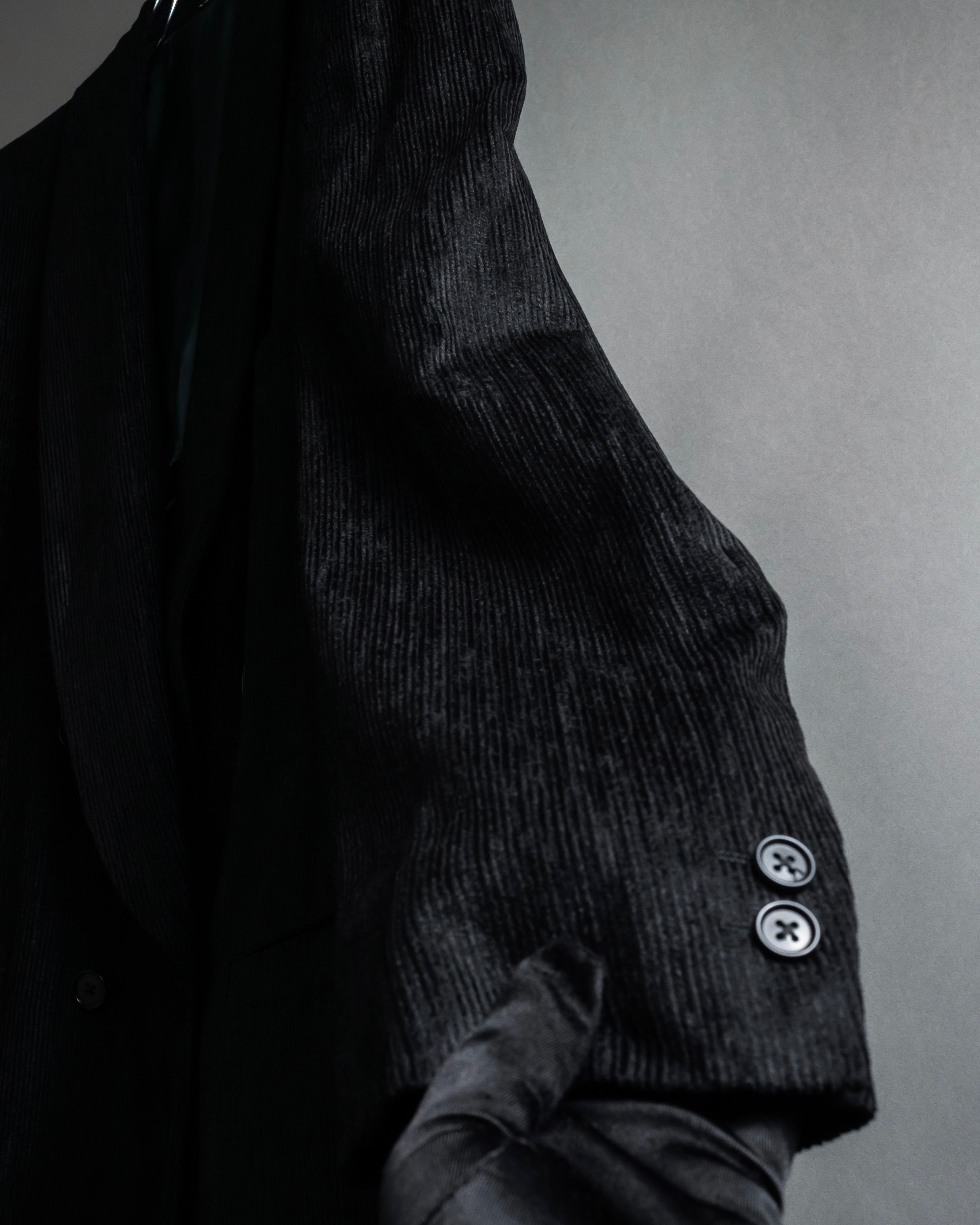 “Gianni Versace” 80’s-90’s Shadowed-texture tailored jacket