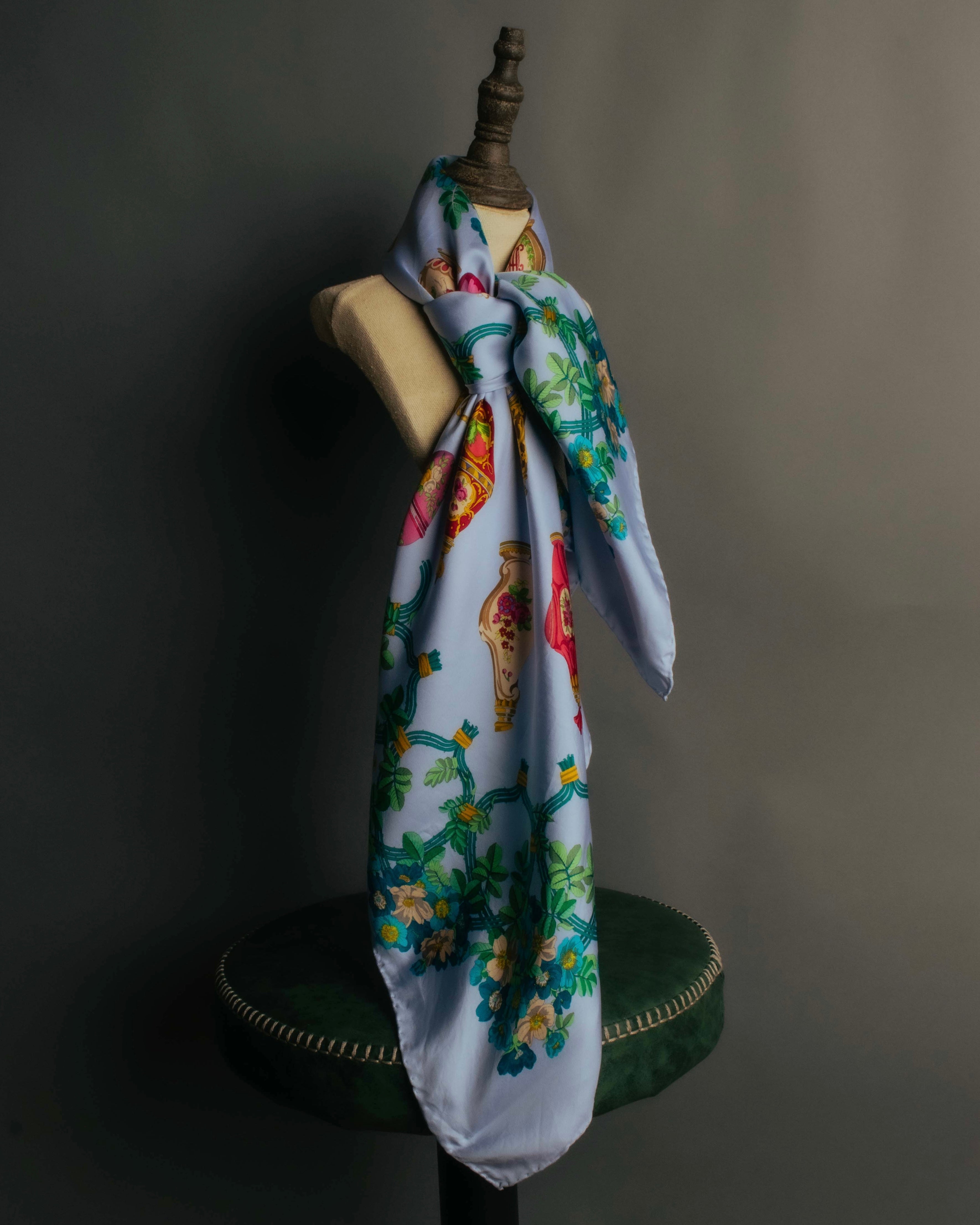 "GUCCI" 90's-00's Vintage botanical and perfume bottle silk scarf