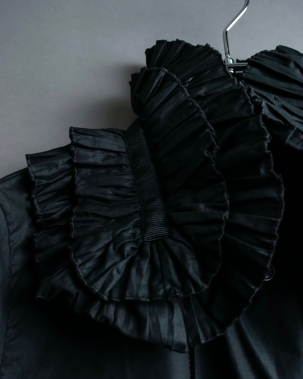 "VIKTOR&ROLF" Special oversized frill dress shirt