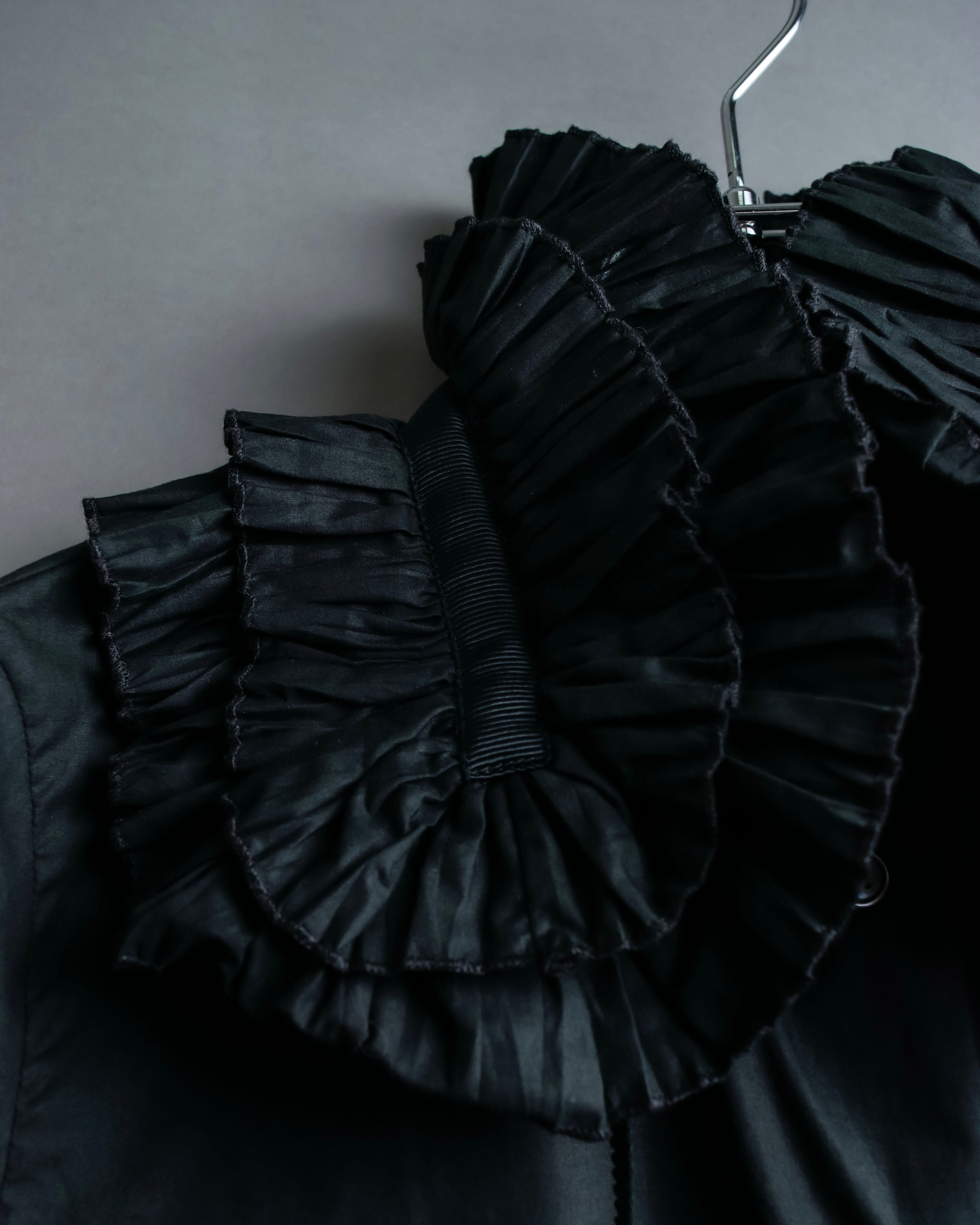 "VIKTOR&ROLF" Special oversized frill dress shirt