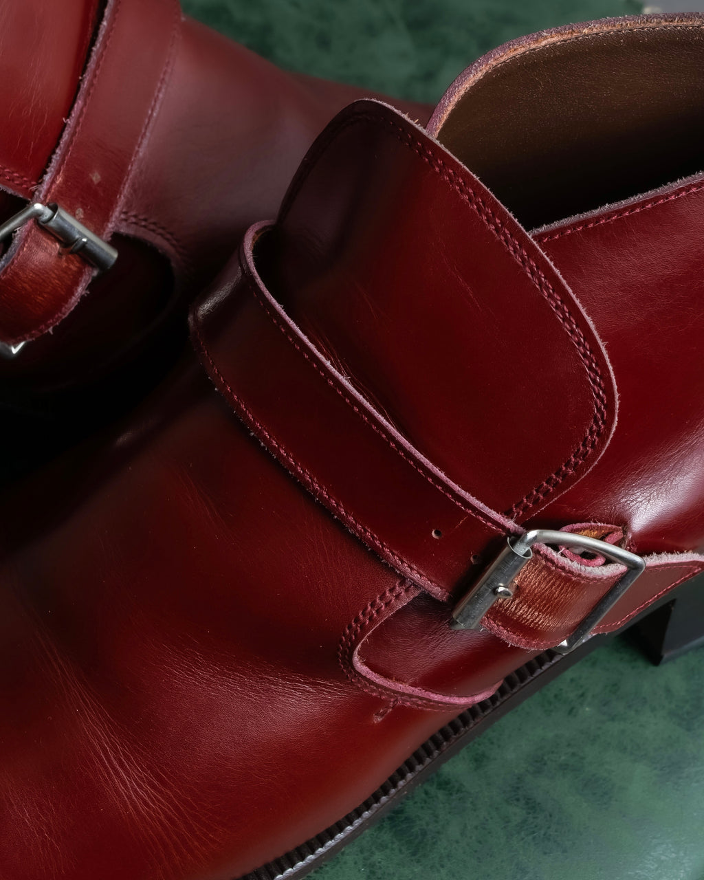 "tricot COMME des GARCONS"
 Belted heel leather pumps