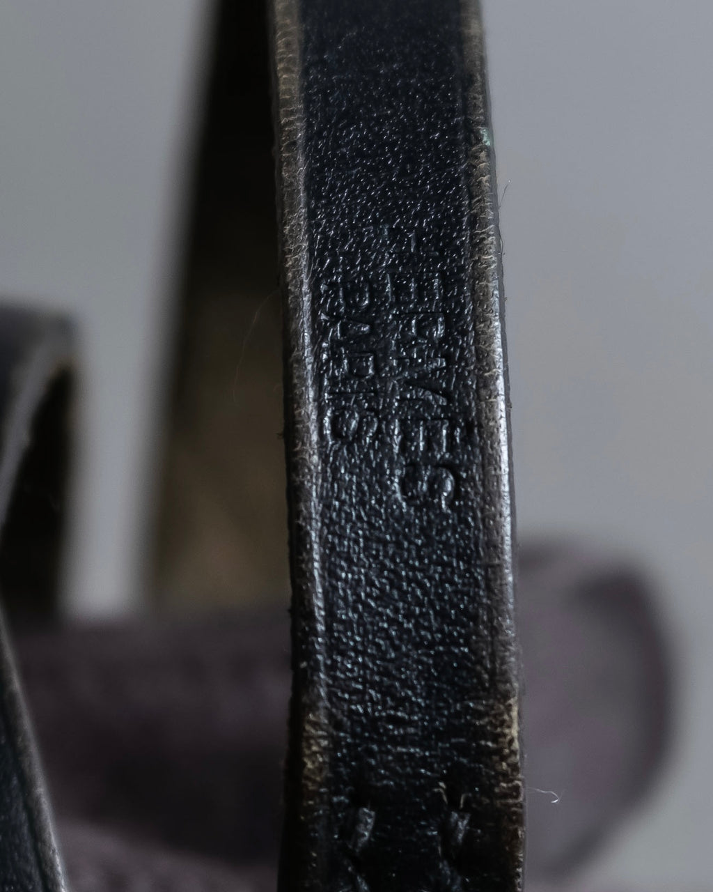 "HERMES" Single pin buckle leather narrow bracelet