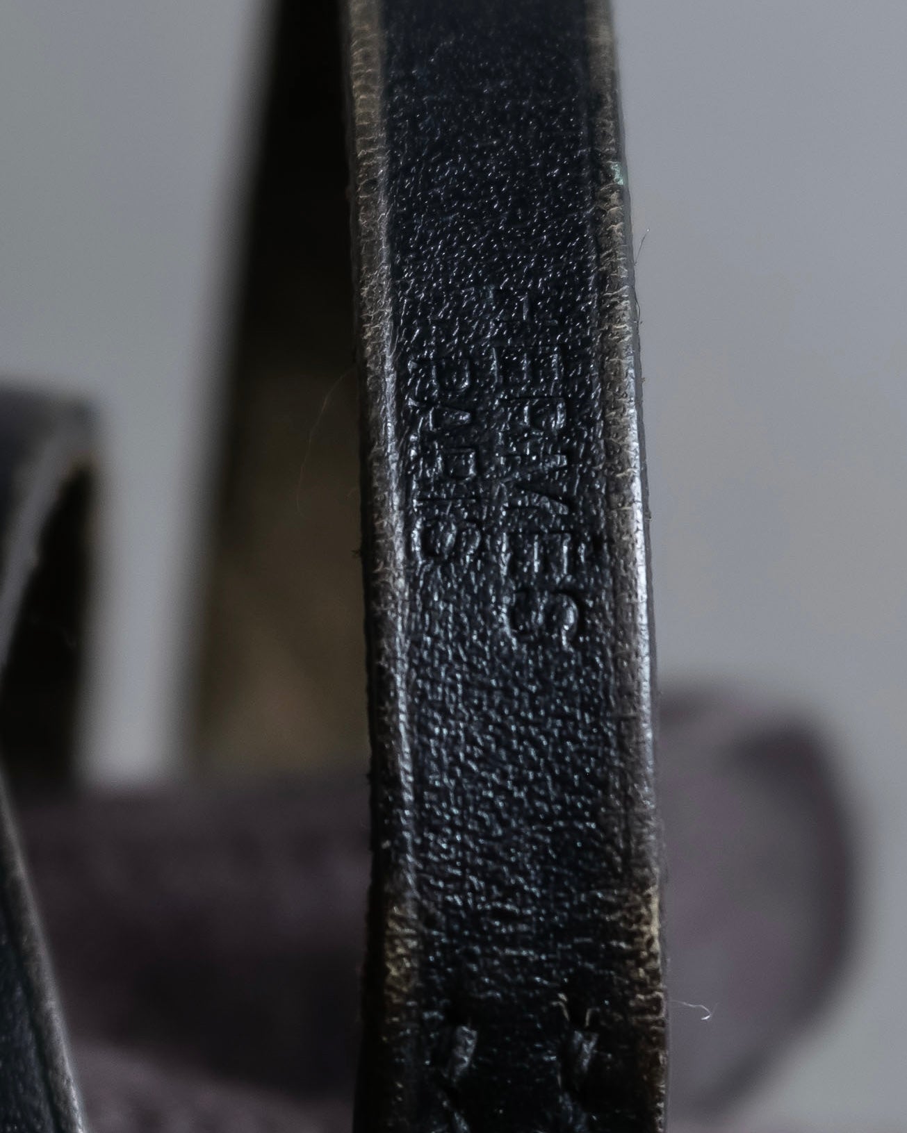 "HERMES" Single pin buckle leather narrow bracelet