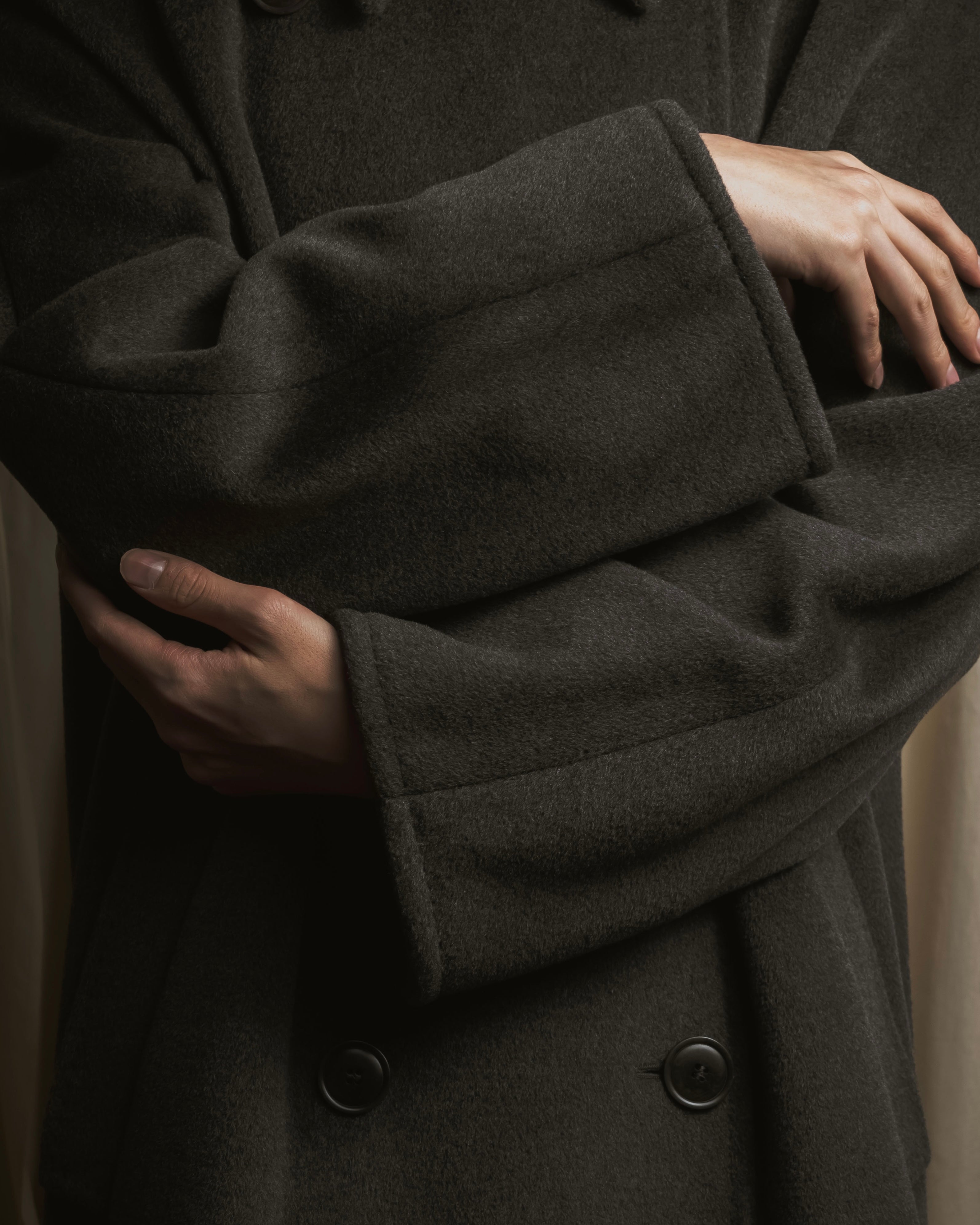 Abrigo minimal de doble botonadura de MARINA RINALDI