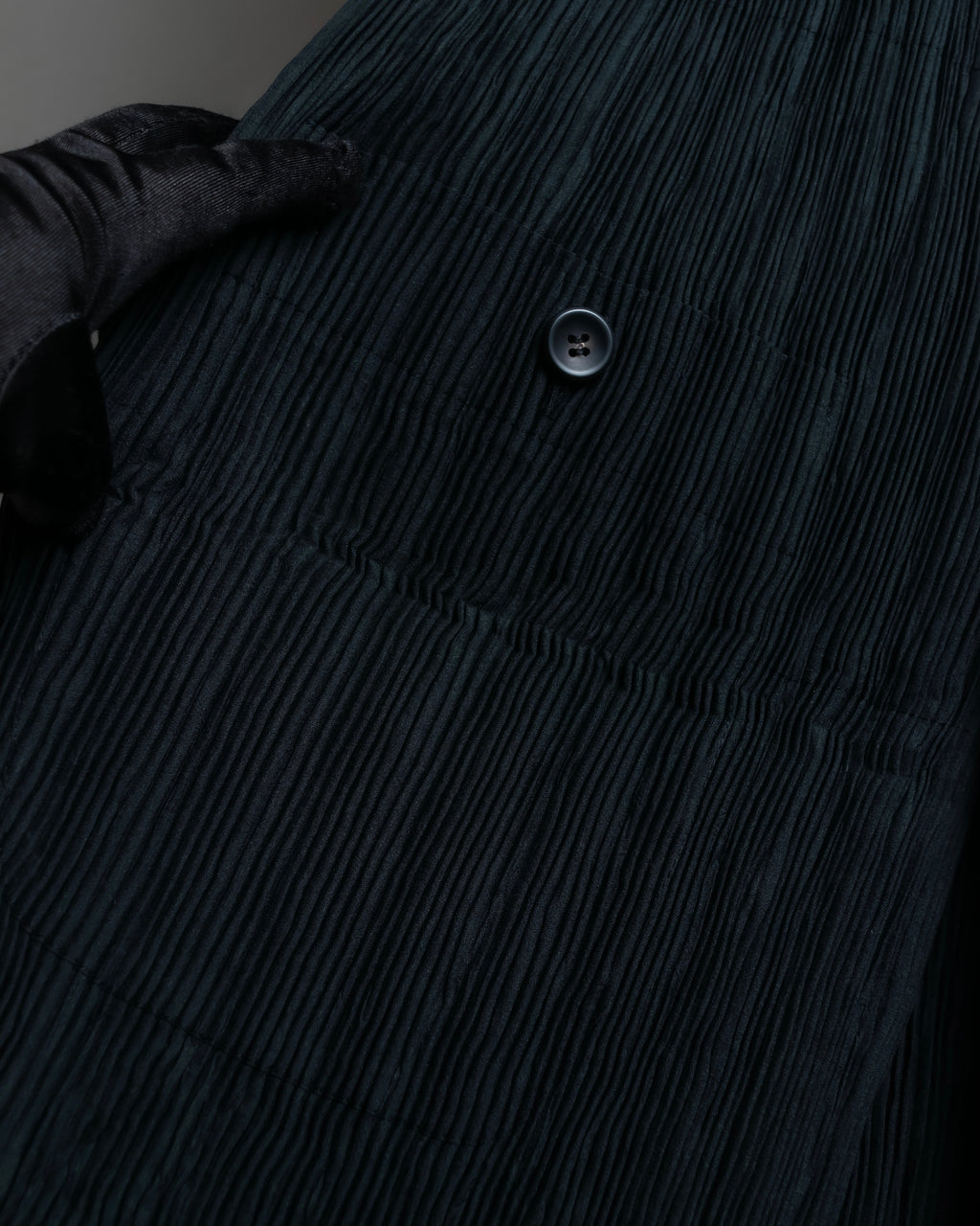 "ISSEY MIYAKE" Pleated vertical line shirt jacket