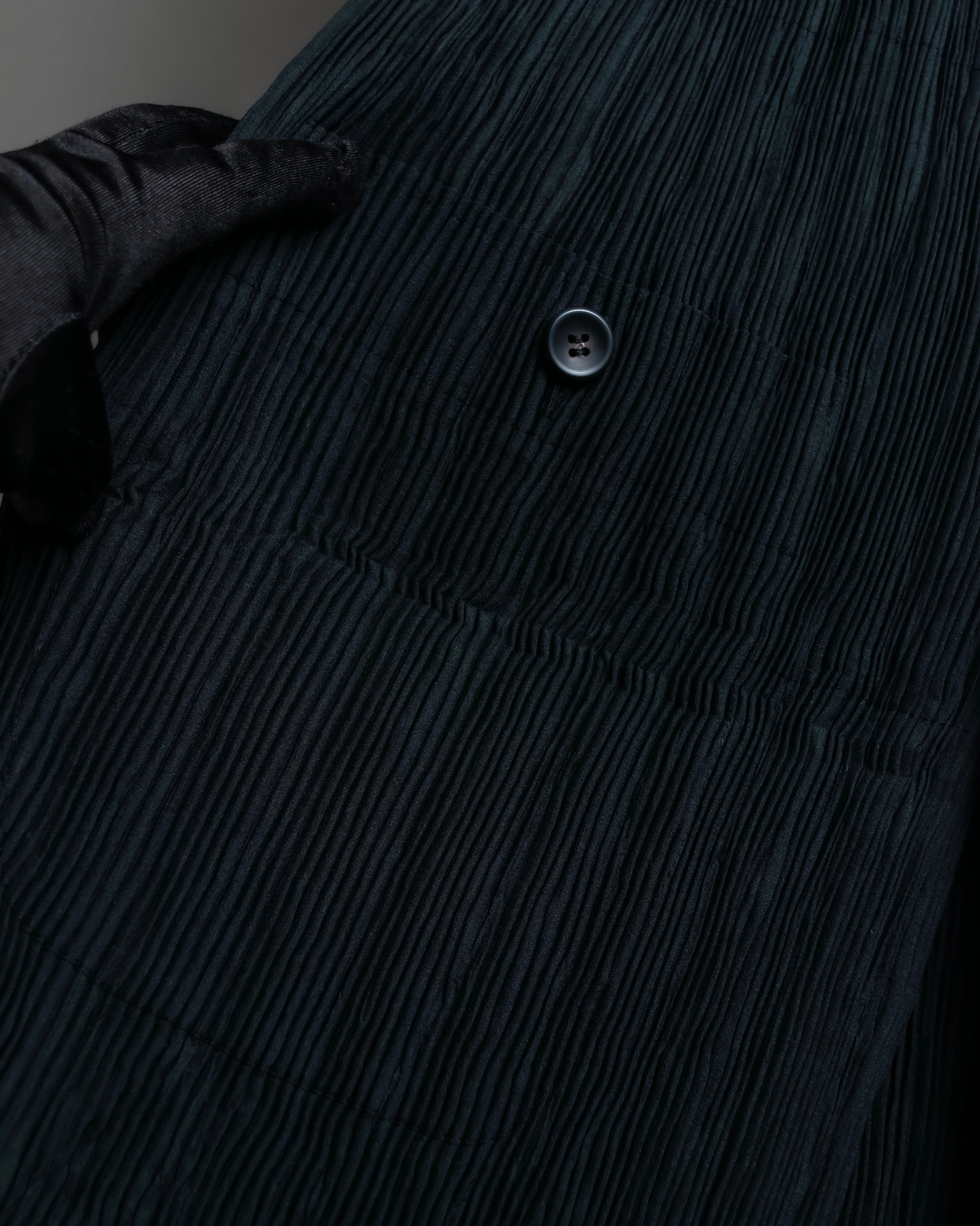 "ISSEY MIYAKE" Pleated vertical line shirt jacket