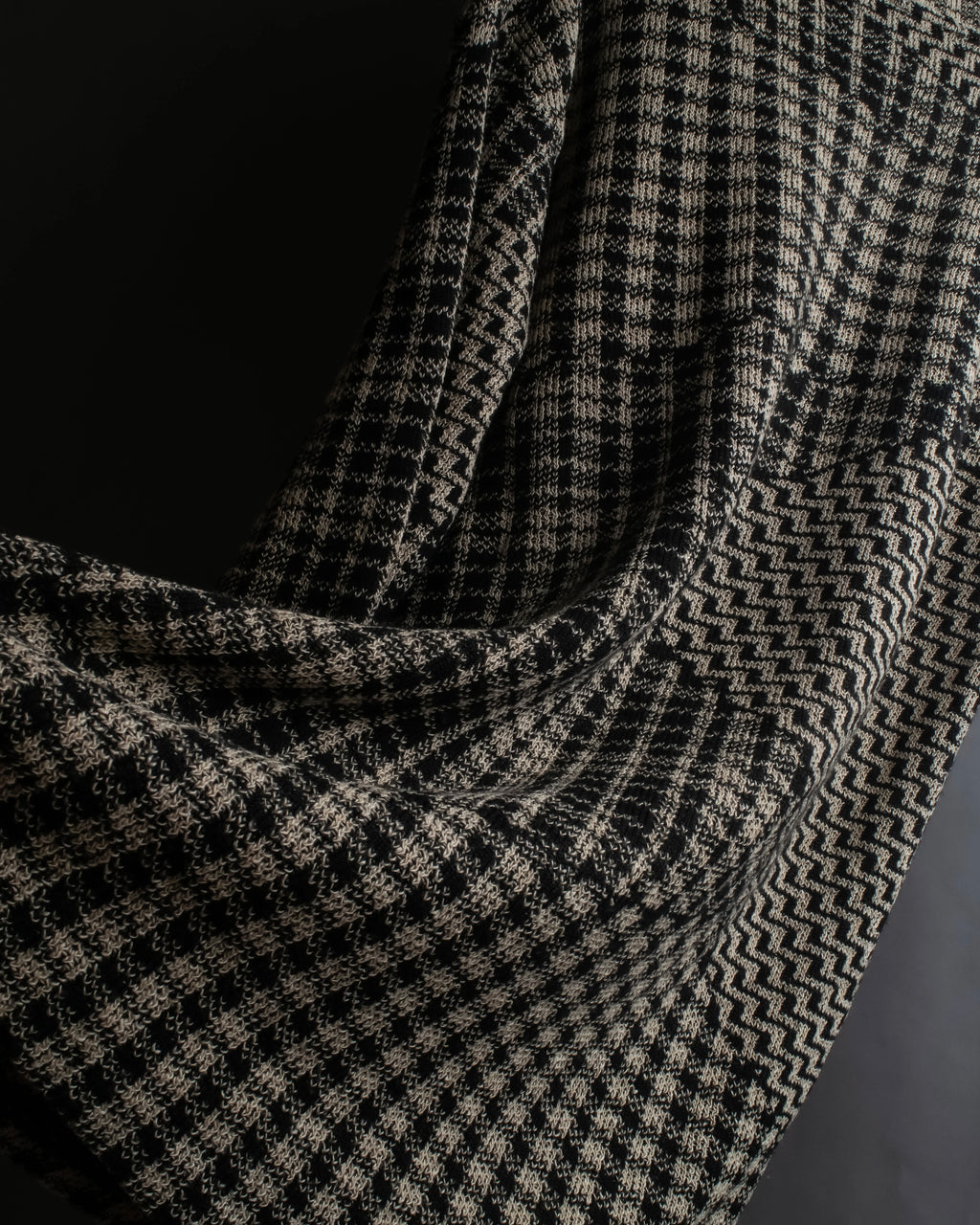 "FENDI" Houndstooth & zigzag pattern turtleneck tunic pullover