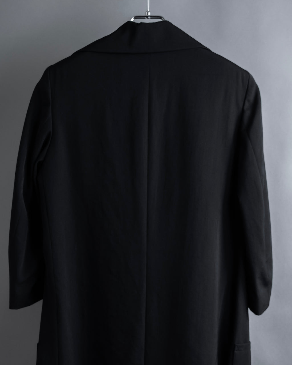 "Y's" Sharp lapel draping tailored coat