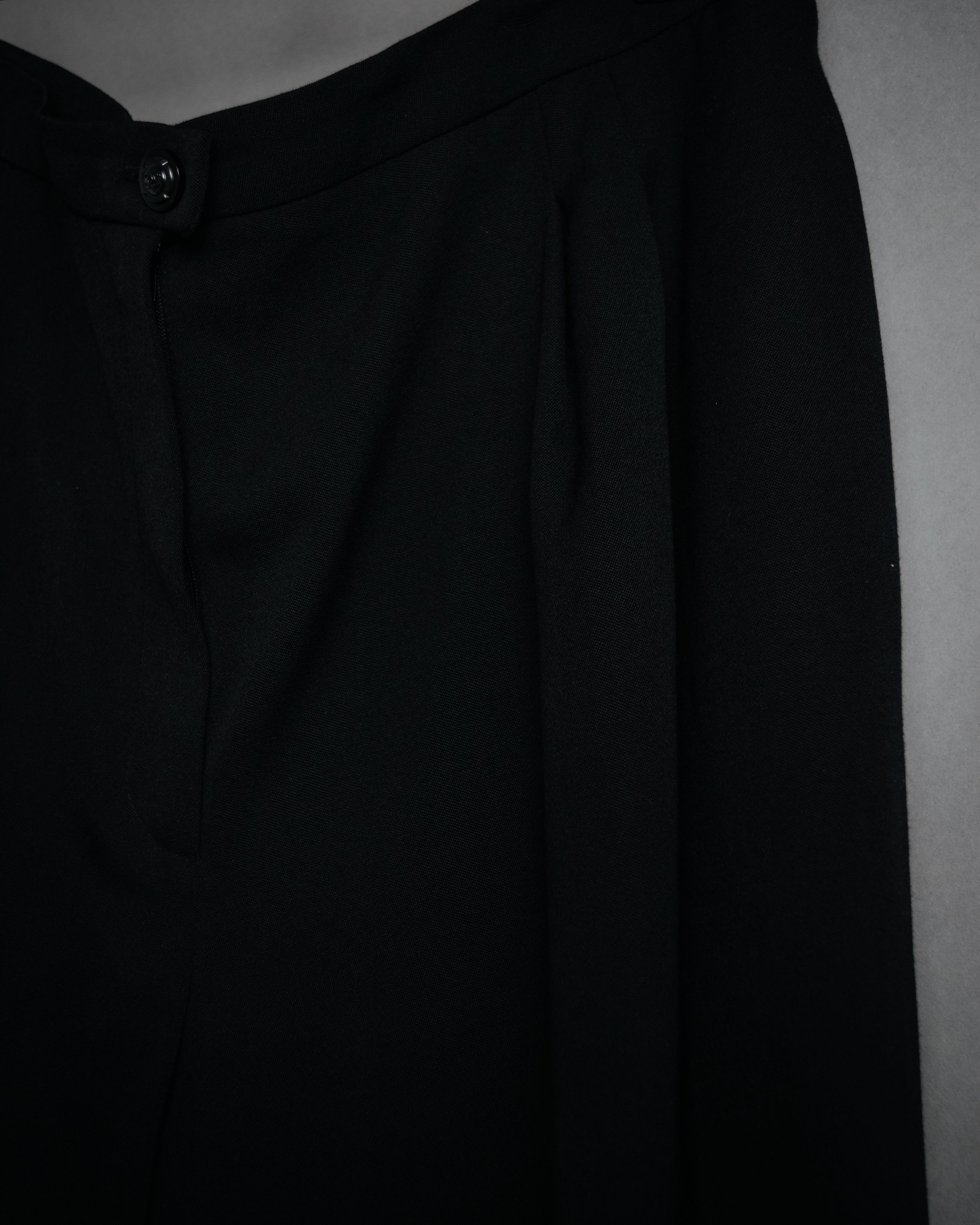 –SPECIAL– “CHANEL” 97AW Wide tuck trousers