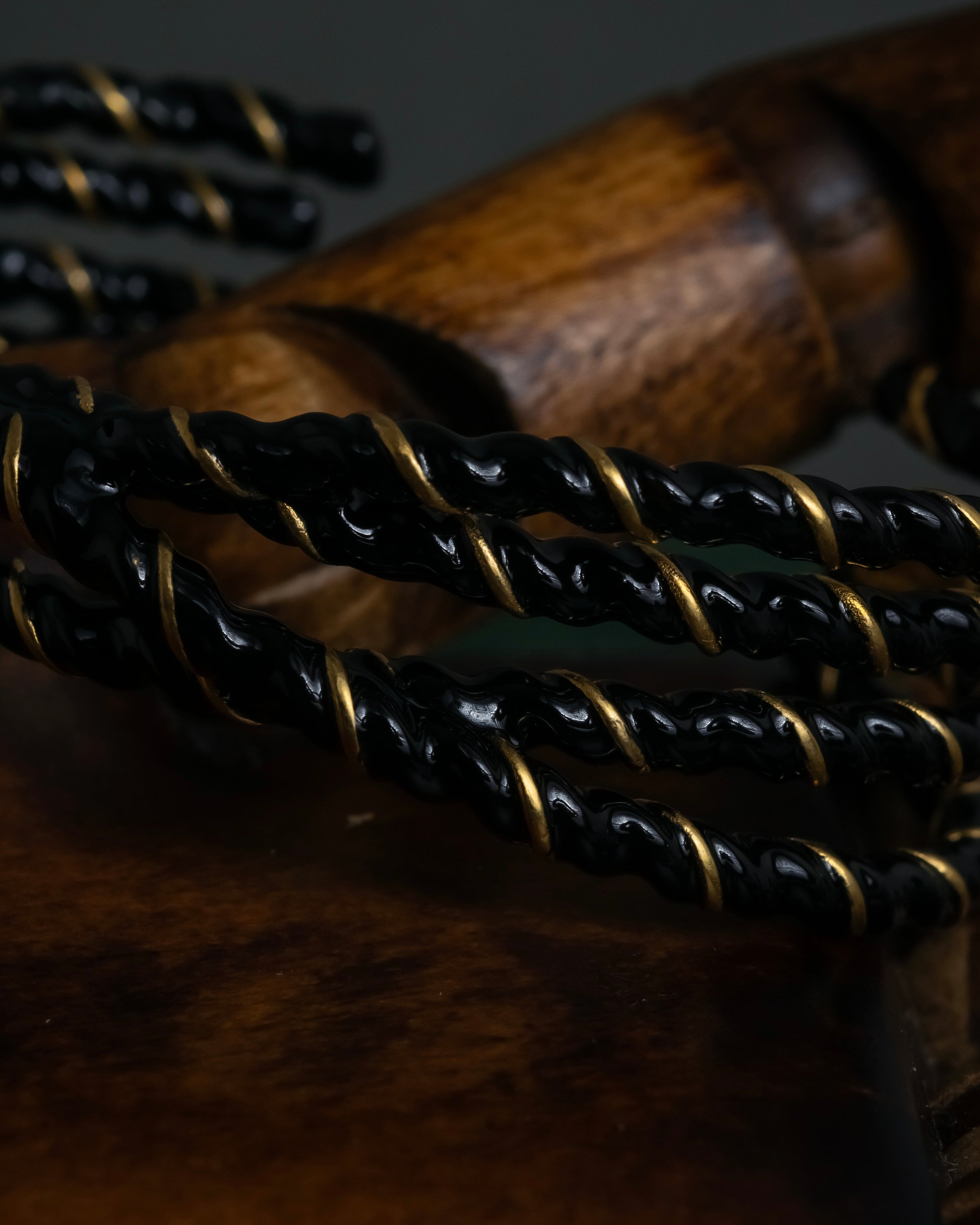 "MAISON MARGIELA" Twisted cord design brass bangle