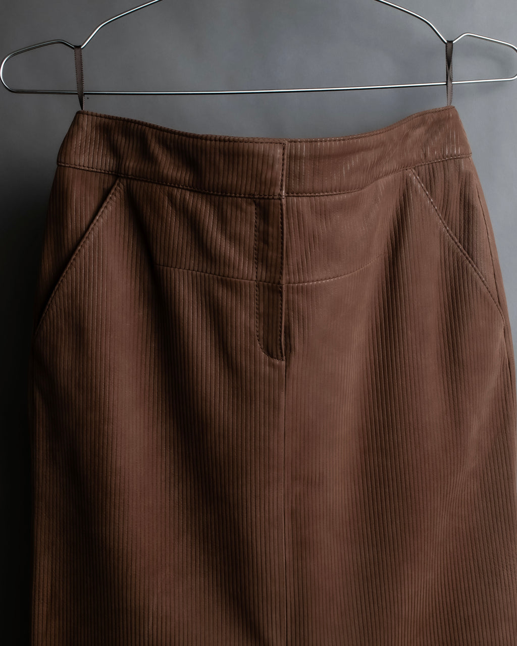 "LOEWE" Three-dimensional ribbed lamb leather set up