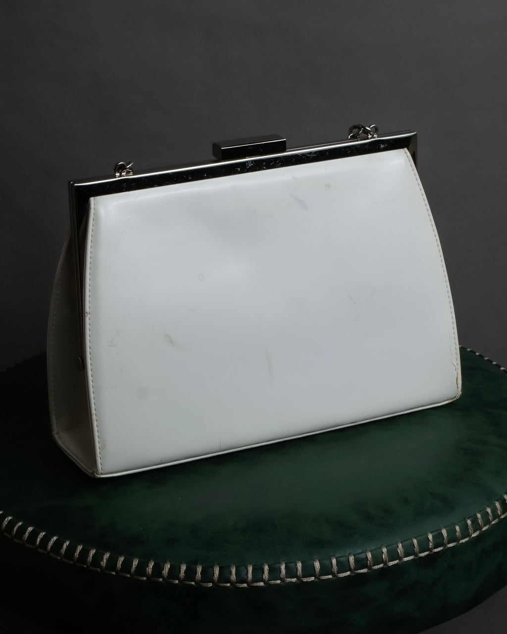 "YVES SAINT LAURENT" Clasp design chain shoulder patent leather bag