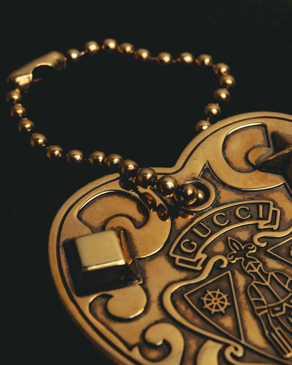 "GUCCI" 80's gold crest bag charm