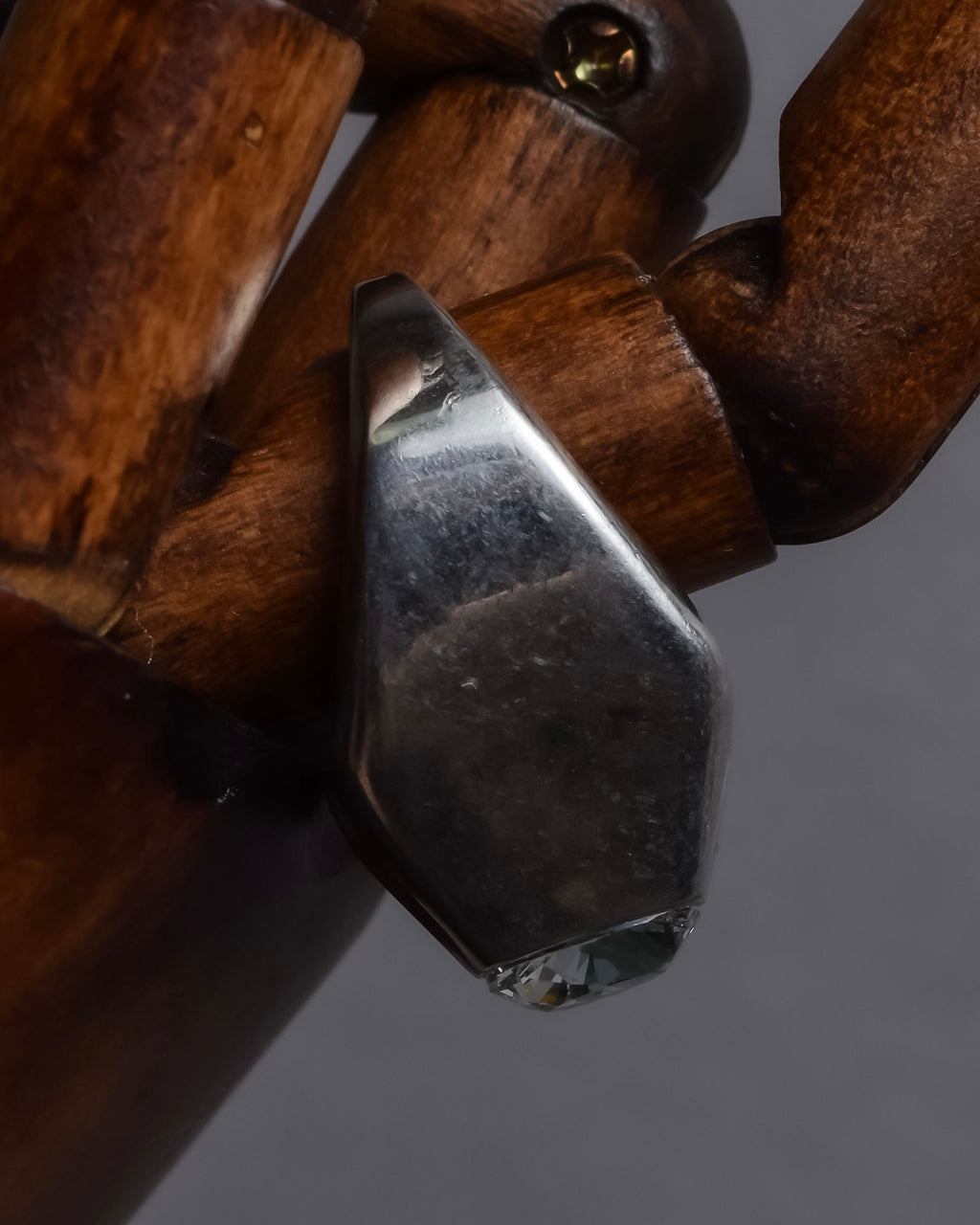 "GUCCI" Polished silver crystal sculptural ring