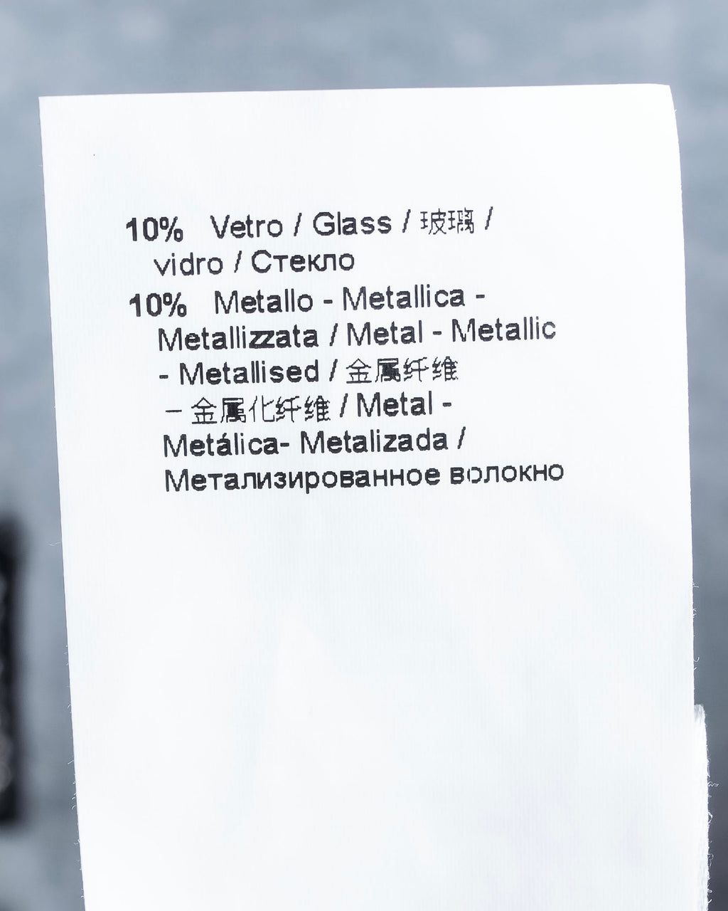 "Ｎ21 NUMERO VENTUNO" DREAM rhinestone design box silhouette
sweatshirt