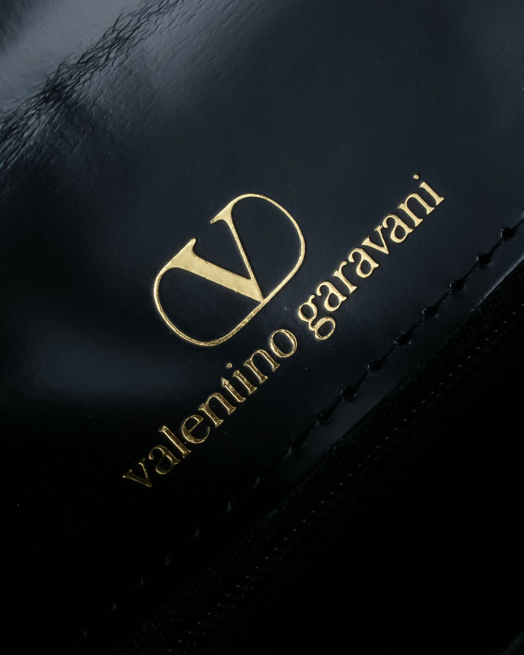 "Valentino Garavani" Logo turn lock parts design leather hand bag