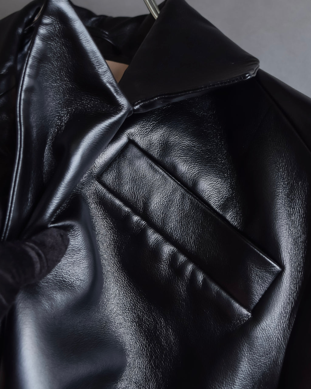 "MATÉRIEL TBILISI" Draped belted synthetic leather long jacket