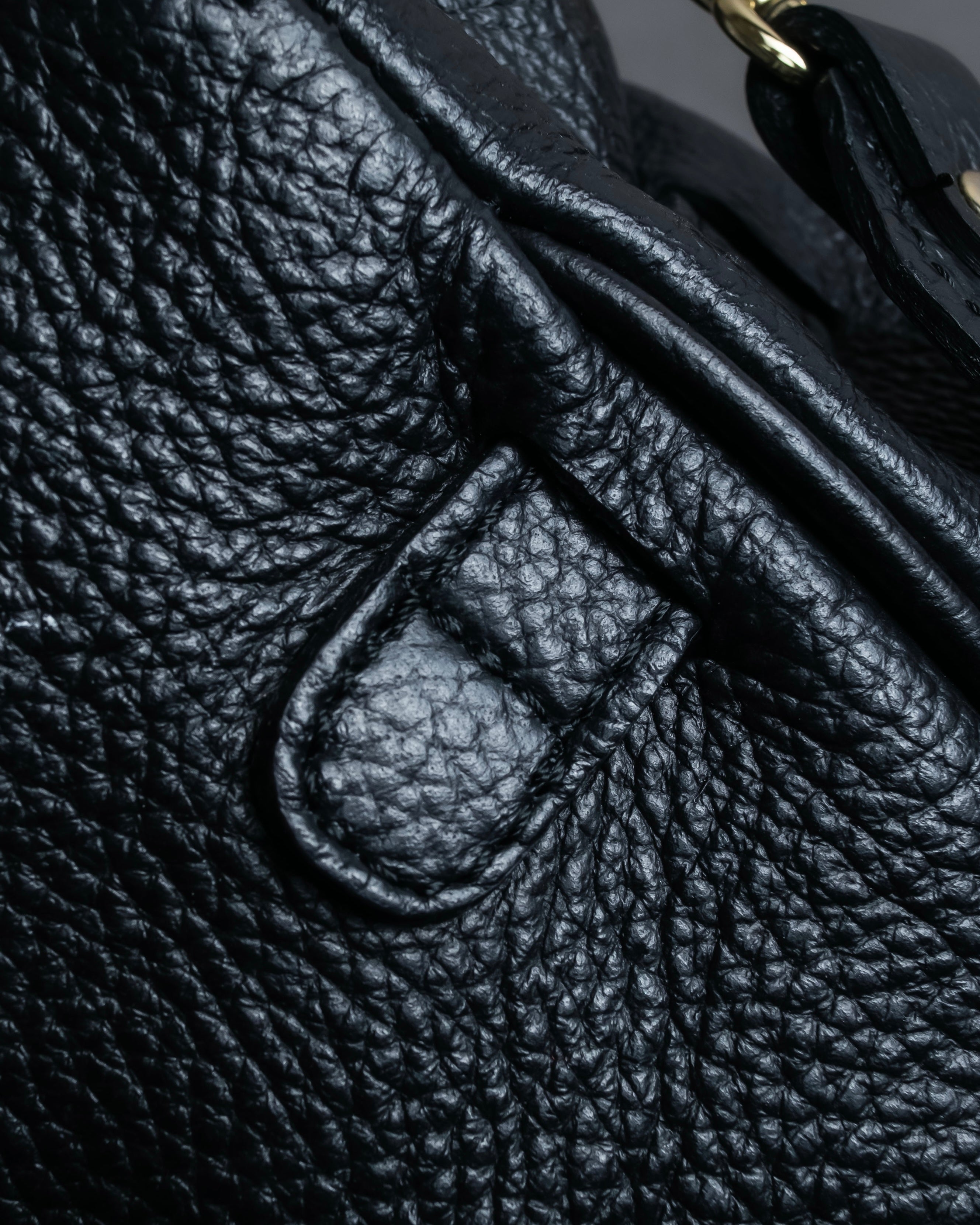 "AULENTTI" Gold closure belt design leather 2-way bag