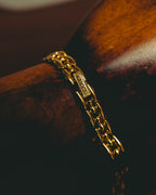 –SPECIAL– "GUCCI" 80's-90's Elegant gold tone wristwatch