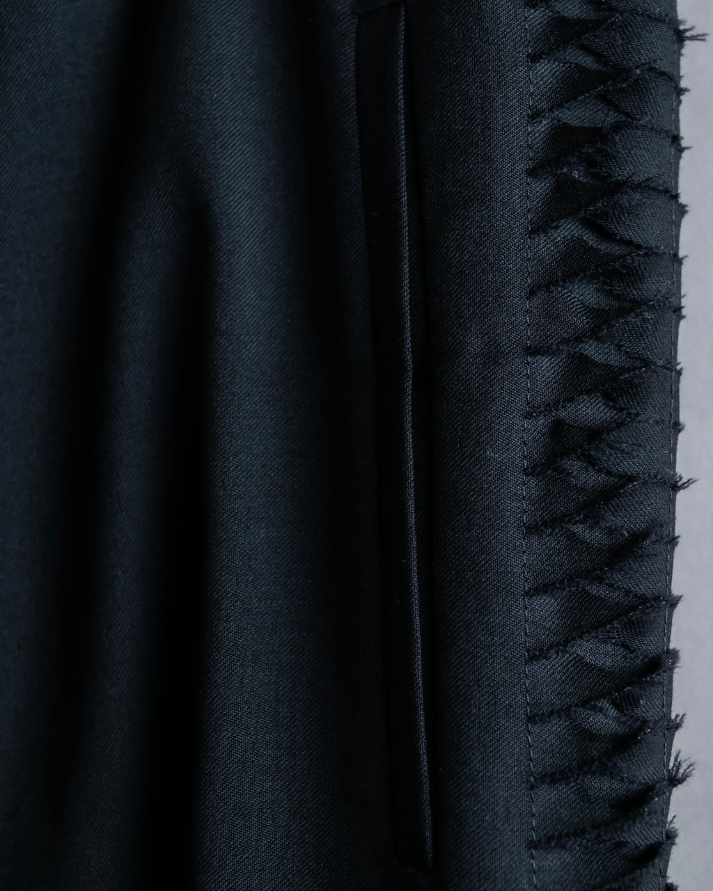 "MAISON MARGIELA" Side cross fringe design wool tapered slacks