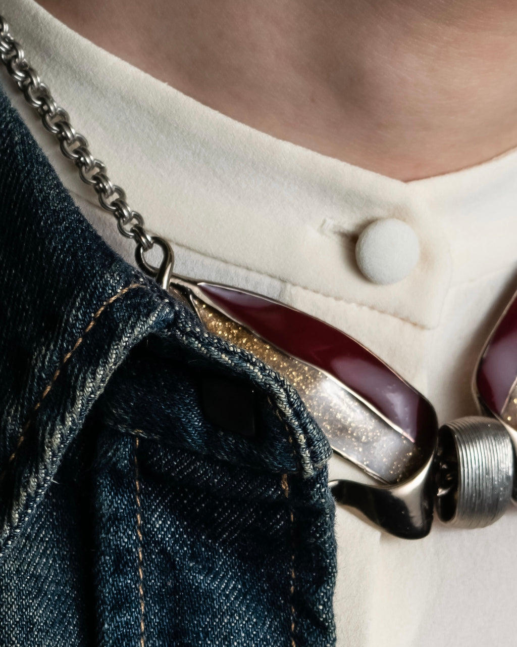 "BALENCIAGA" Gold glitter leaf motif necklace