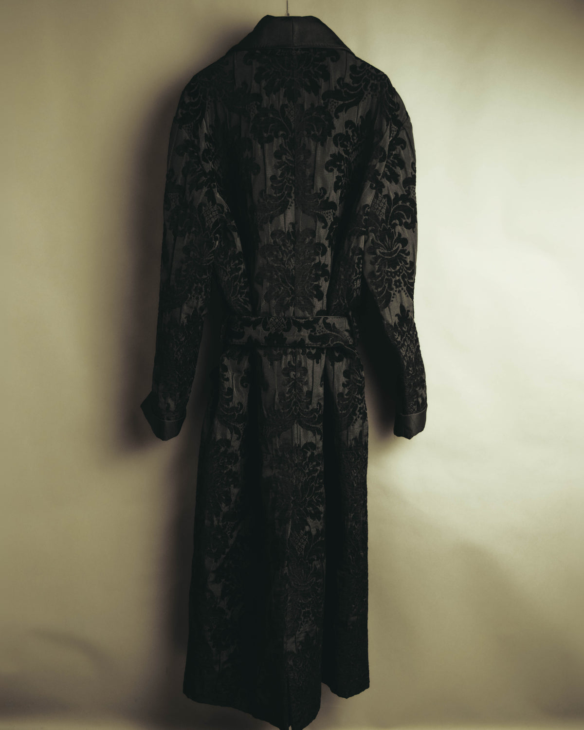 “DOLCE&GABBANA” Late 2010’s-early 2020’s Baroque jacquard belted robe coat