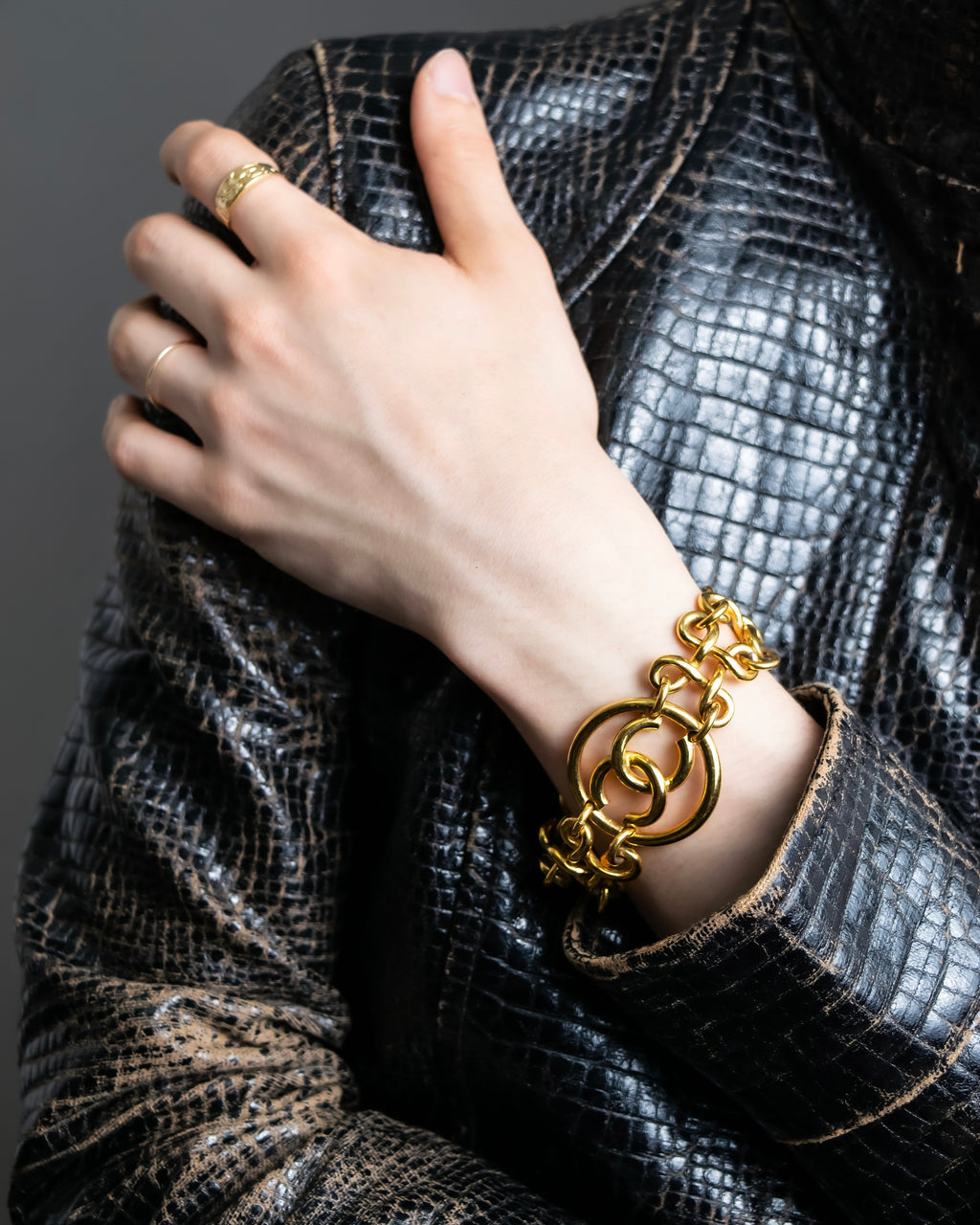 "1993's CHANEL" Coco mark motif gold bracelet