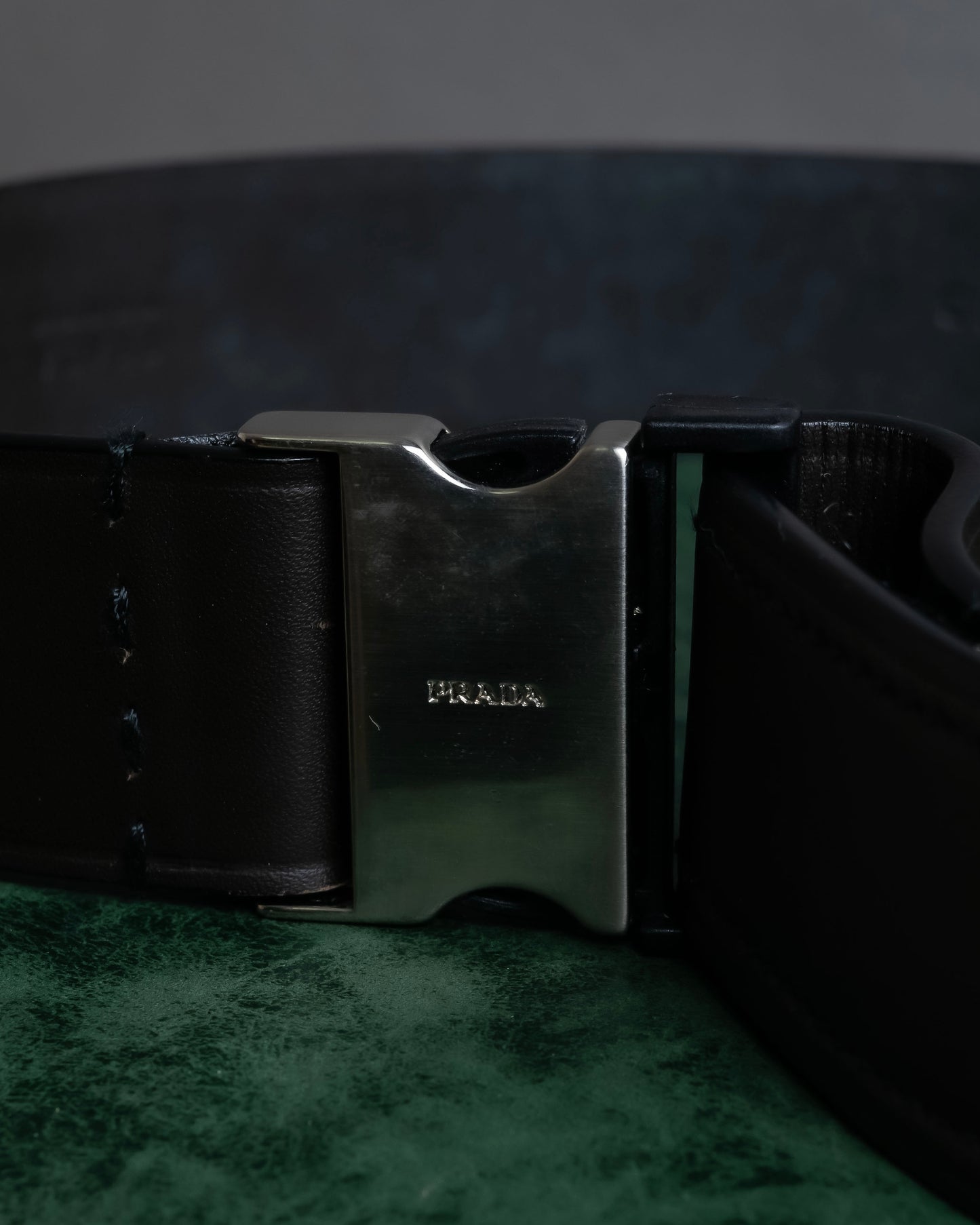 "PRADA" Beautiful smooth leather GI buckle belt