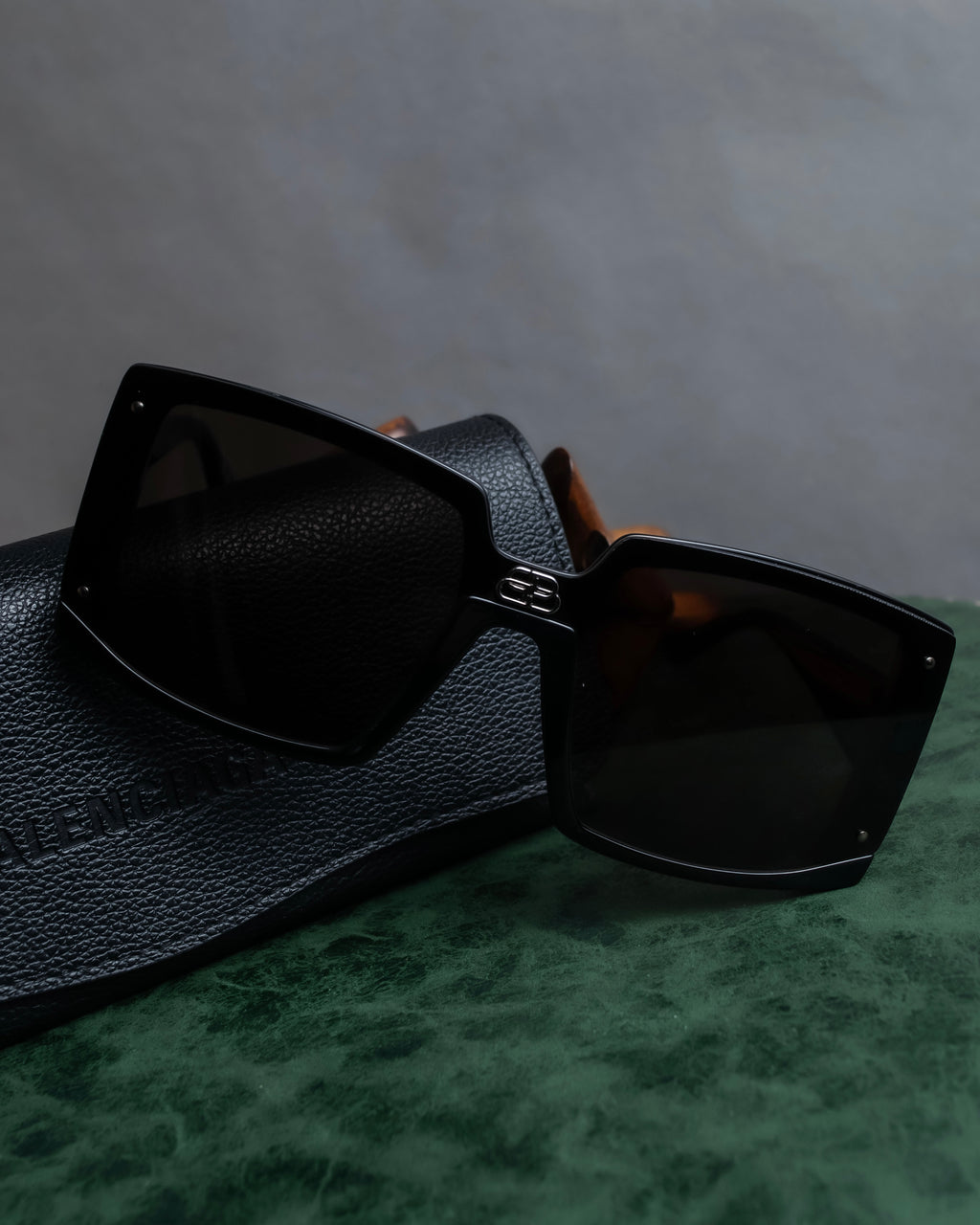 "BALENCIAGA" BB logo square frame sunglasses