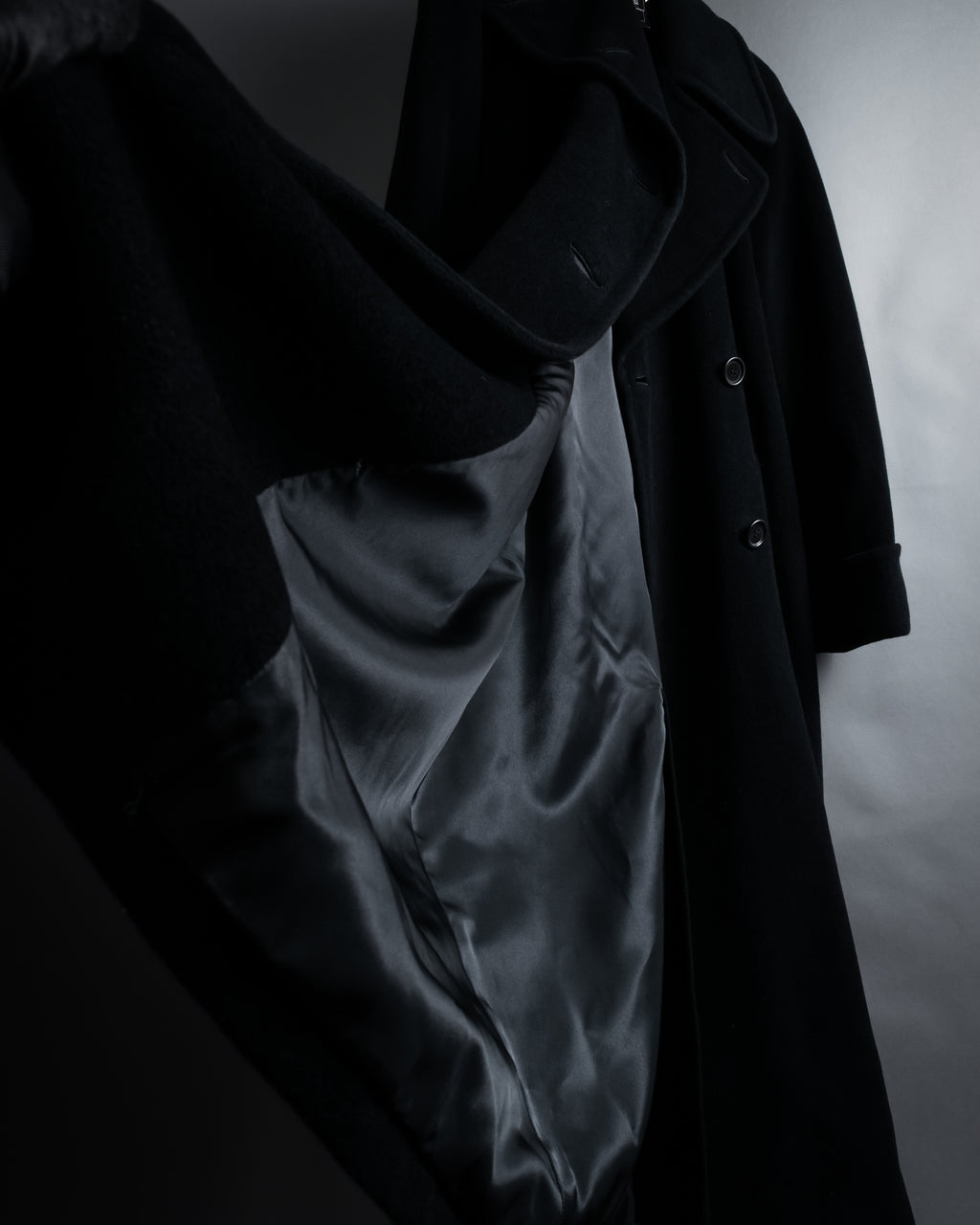 “SOPRANI DONNA” Tailored double-breasted long coat