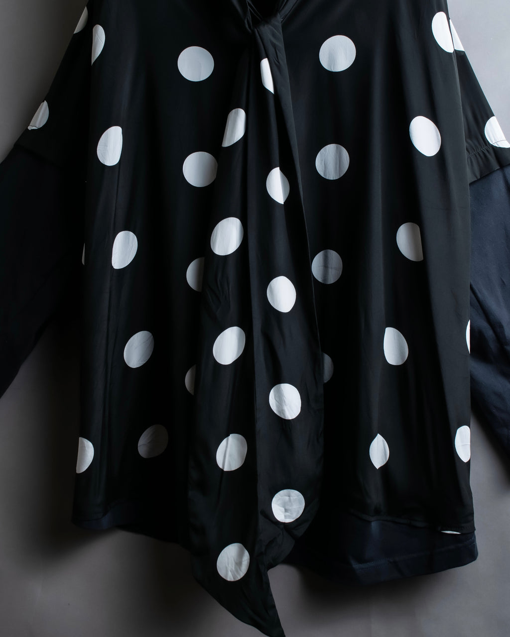 "BALENCIAGA" Polka dot flying squirrel silhouette bow tie dress