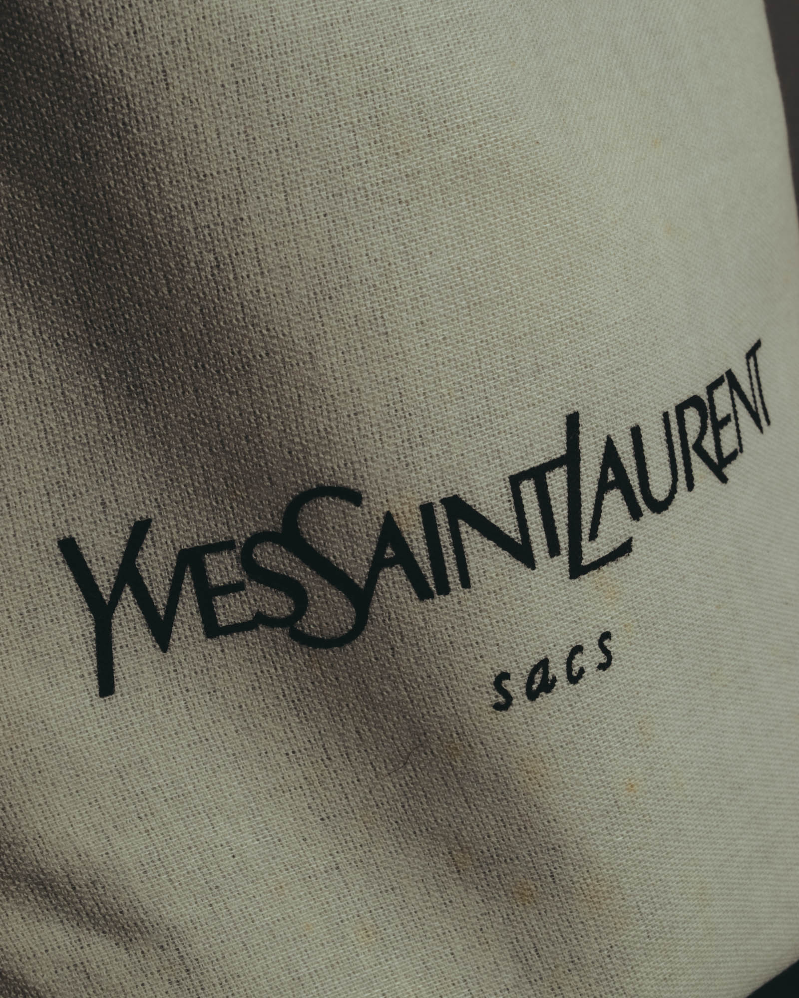 “Yves Saint Laurent” 90’s-00’s Cassandra logo one shoulder leather bag