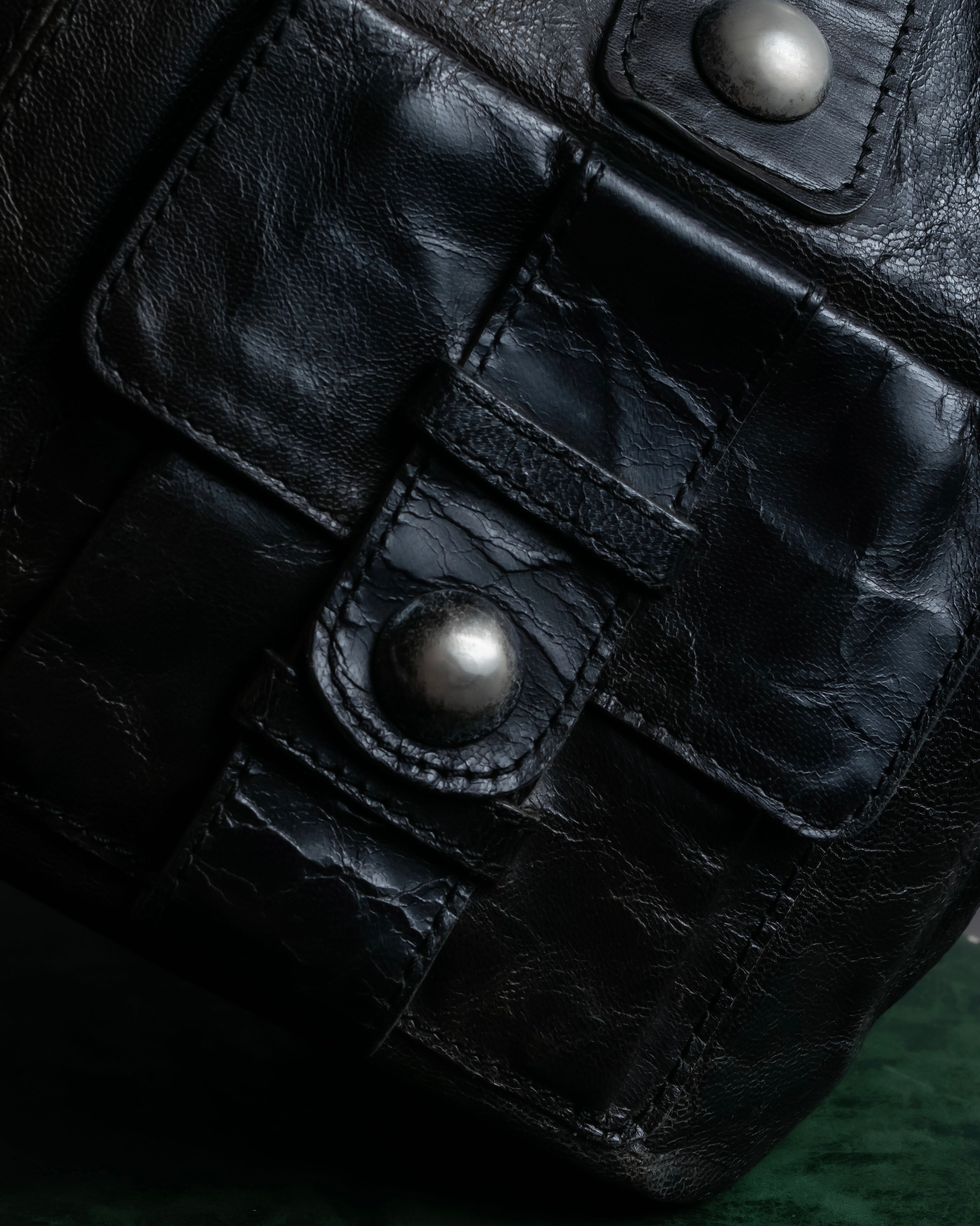 "tricot COMME des GARCONS" 
Flap pocket metal parts design leather hand bag