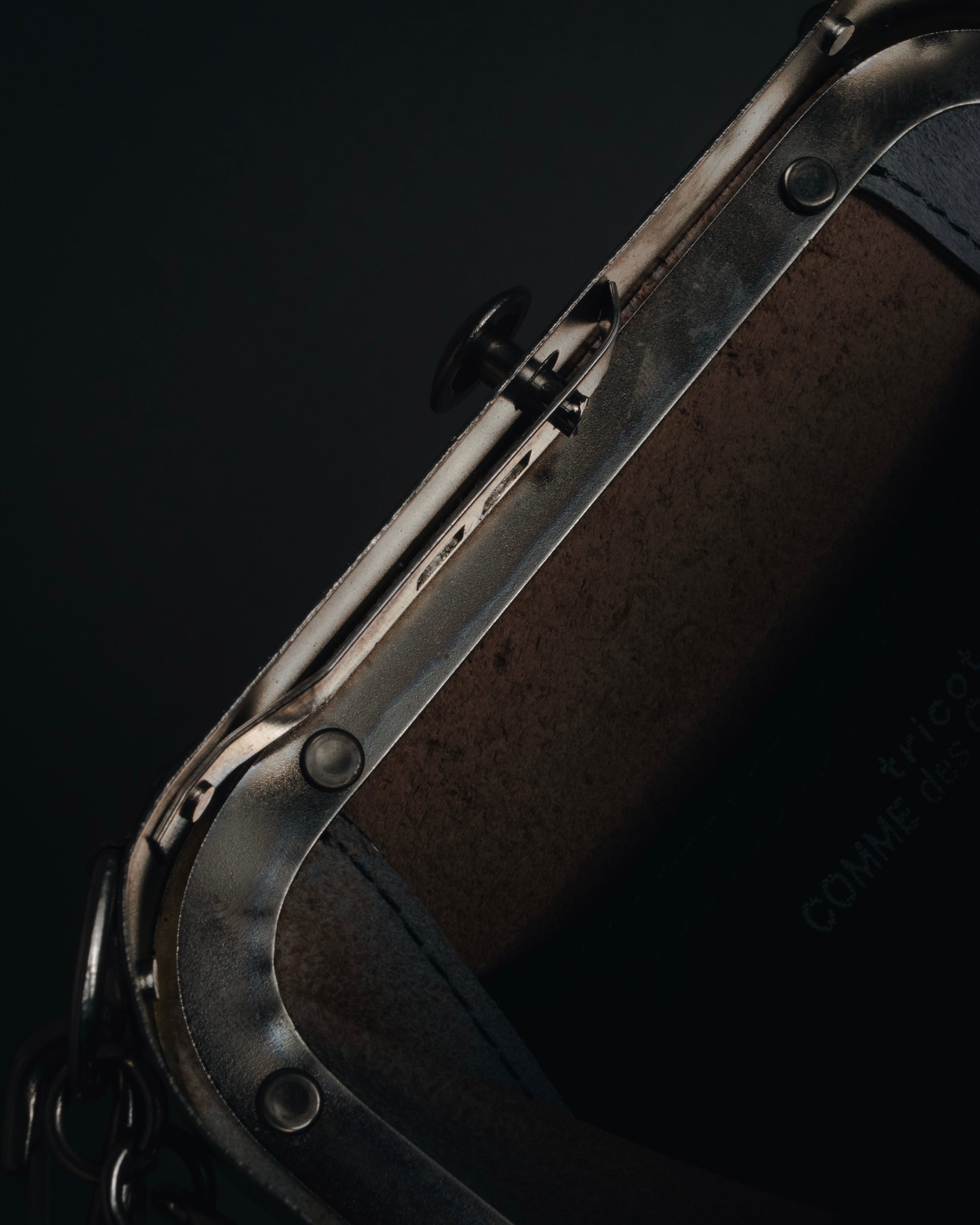 "tricot COMME des GARÇONS" Structured kiss-lock leather shoulder bag