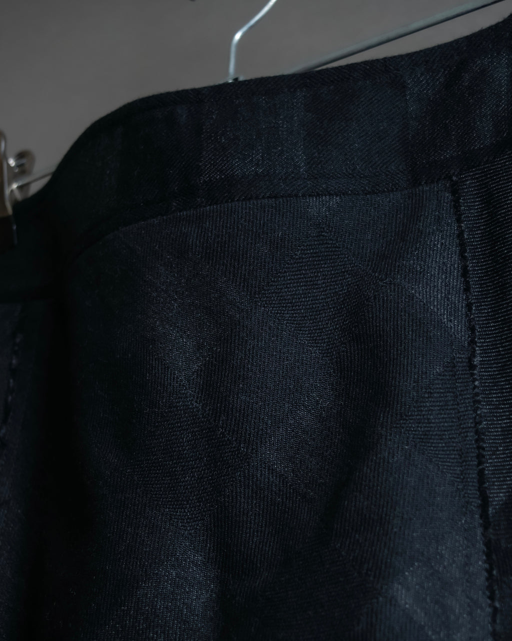 "BURBERRY" Tone-on-tone check pattern flared skirt