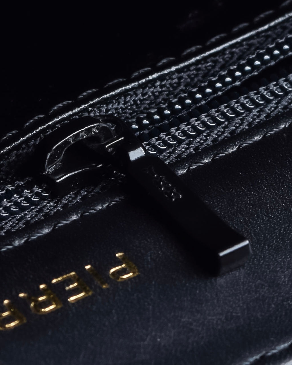 "PIERRE BALMAIN" Horizontal design grain leather 2way shoulder bag