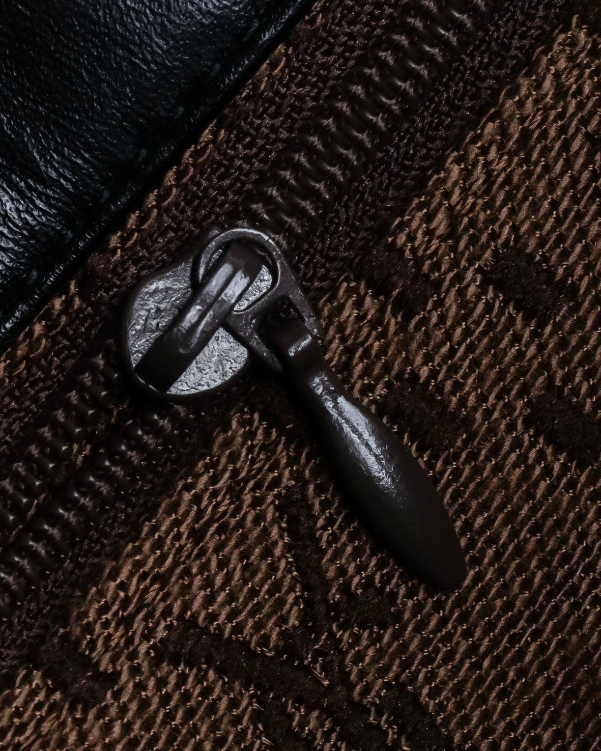 "YVES SAINT LAURENT" Gold medallion motif design suede leather shoulder bag