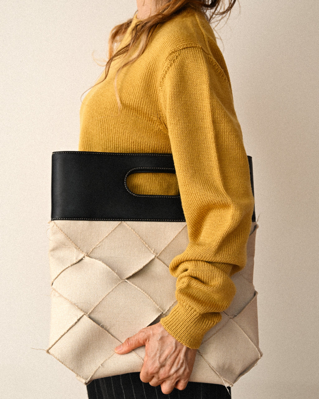 BOTTEGA VENETA/ Maxi Intrecciato Slip Canvas & Leather Handbag Beige & Black