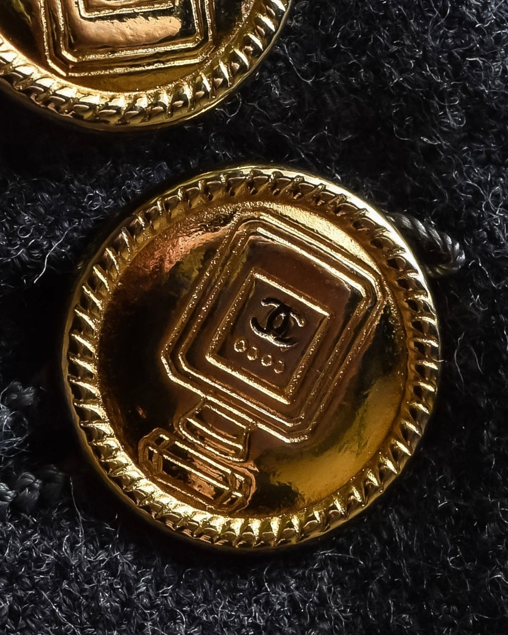 "CHANEL" 90's Gold button design straight line skirt