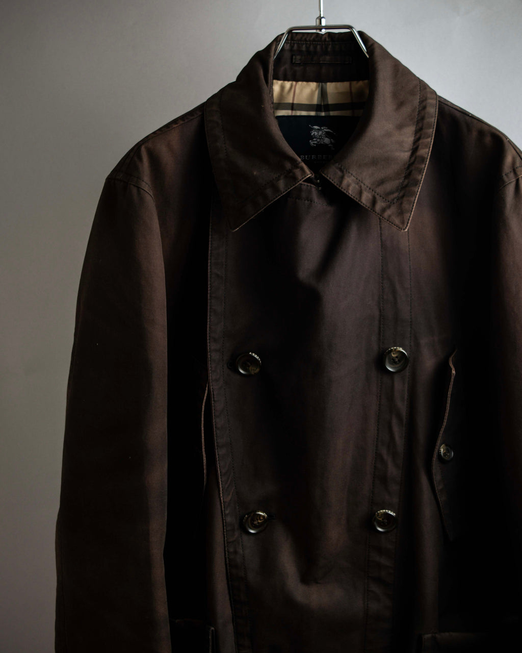"BURBERRY" Subdued tone military detail mid-length trench coat