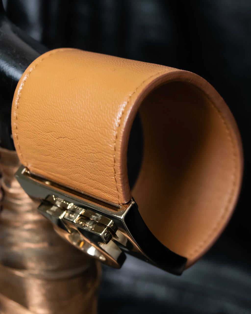 "Ferragamo" Gancini motif leather bangle