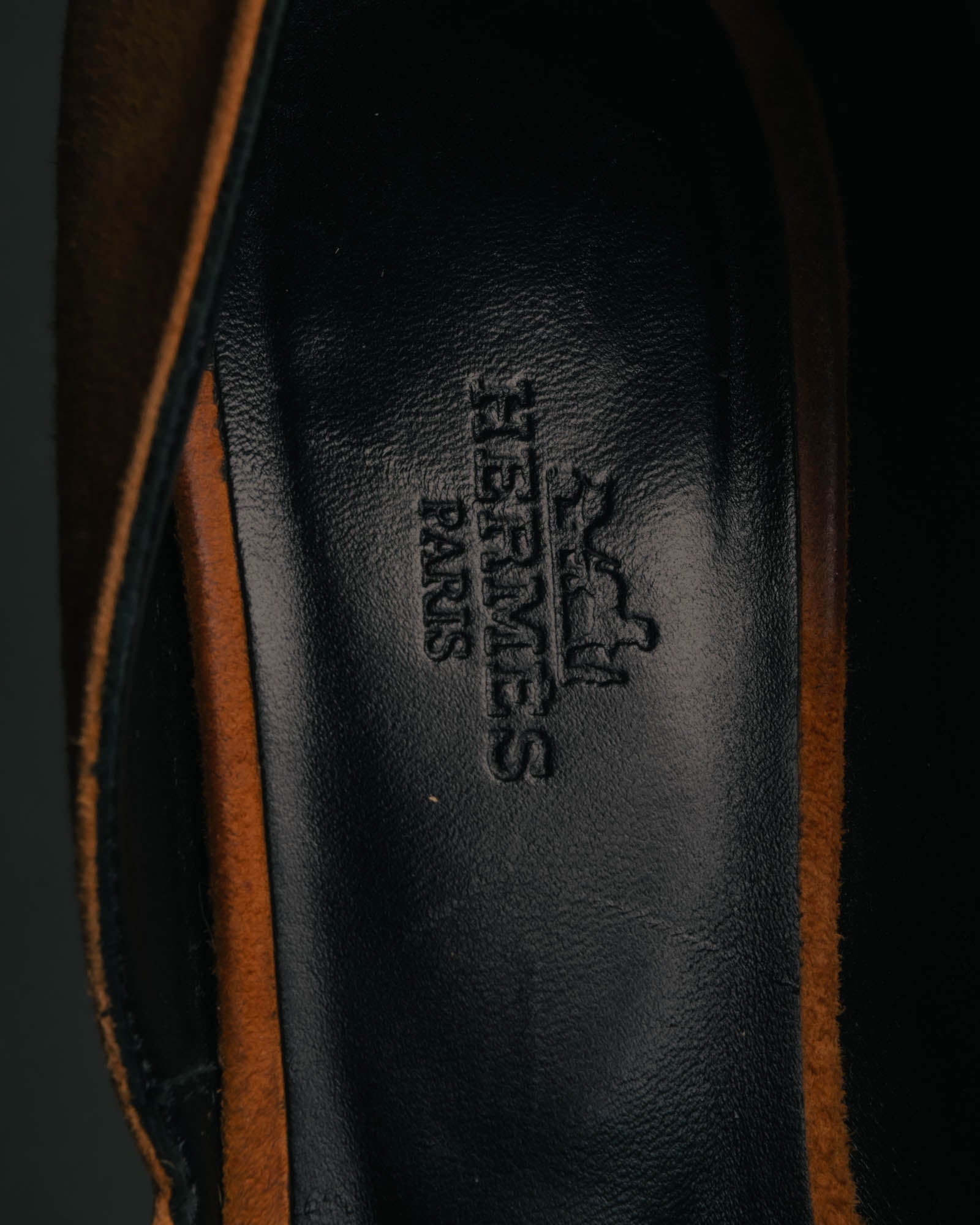 "Hermès" 90's-00's Sculptural suede pointed-toe pumps