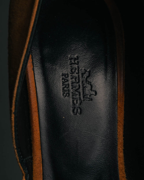 "Hermès" 90's-00's Sculptural suede pointed-toe pumps