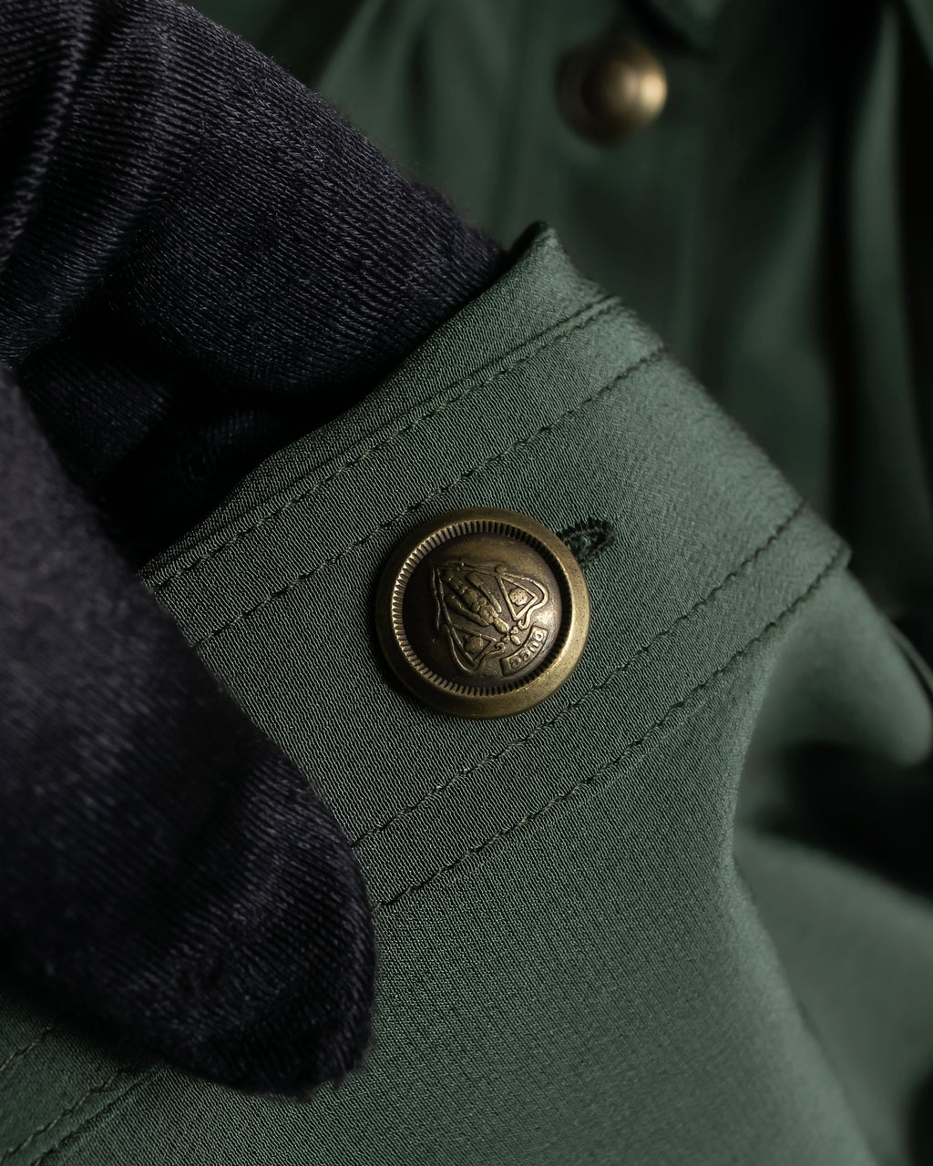 "GUCCI" Tab design bowtie blouse