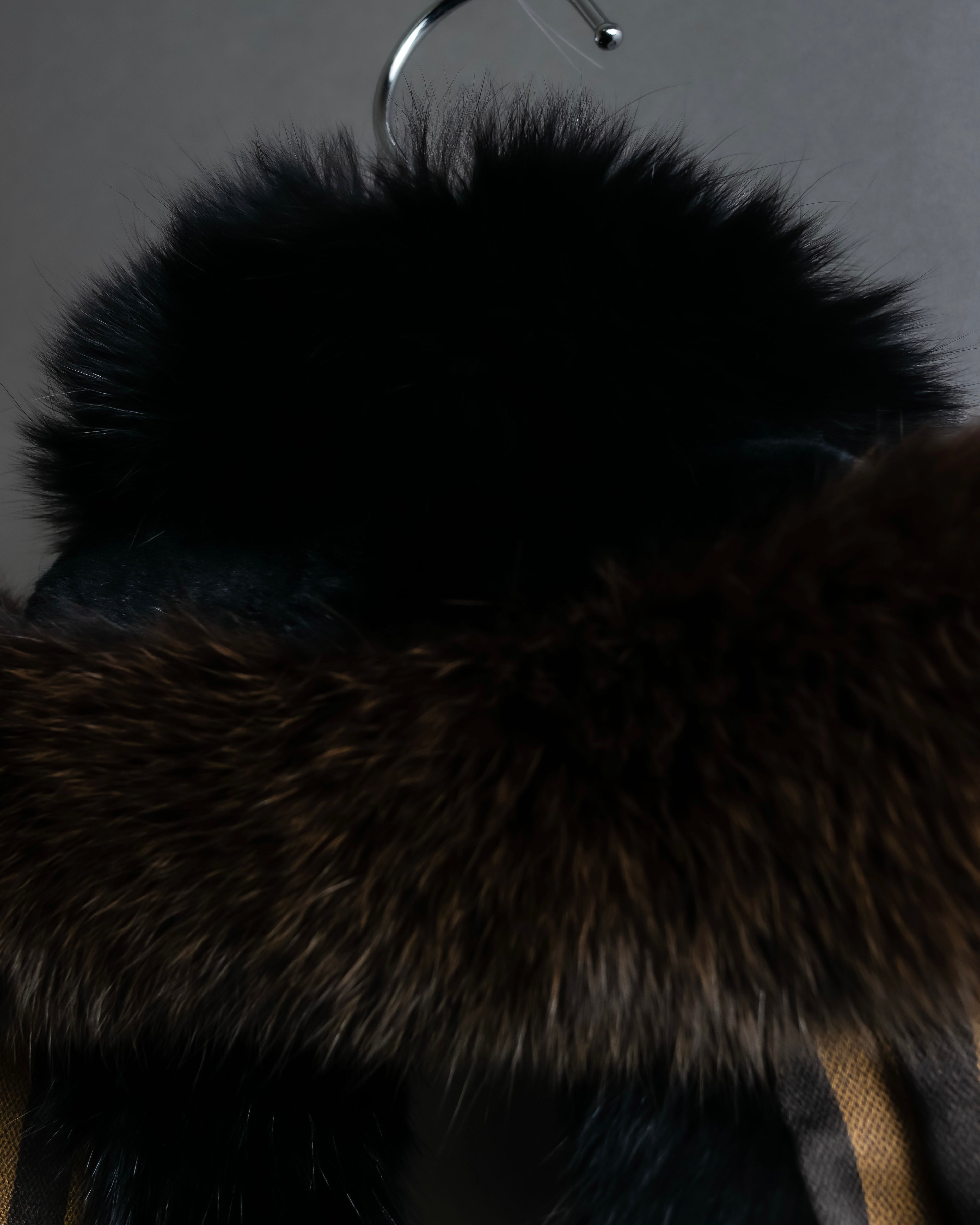 "FENDI" Two-tone striped fur docking stole